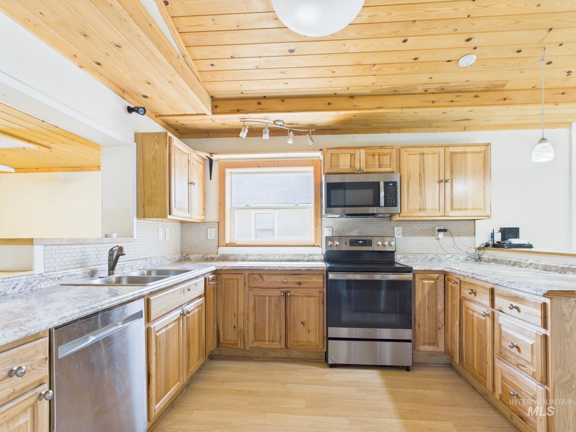 705 12th Street, Clarkston, Washington 99403, 4 Bedrooms, 2 Bathrooms, Residential For Sale, Price $325,000,MLS 98961933