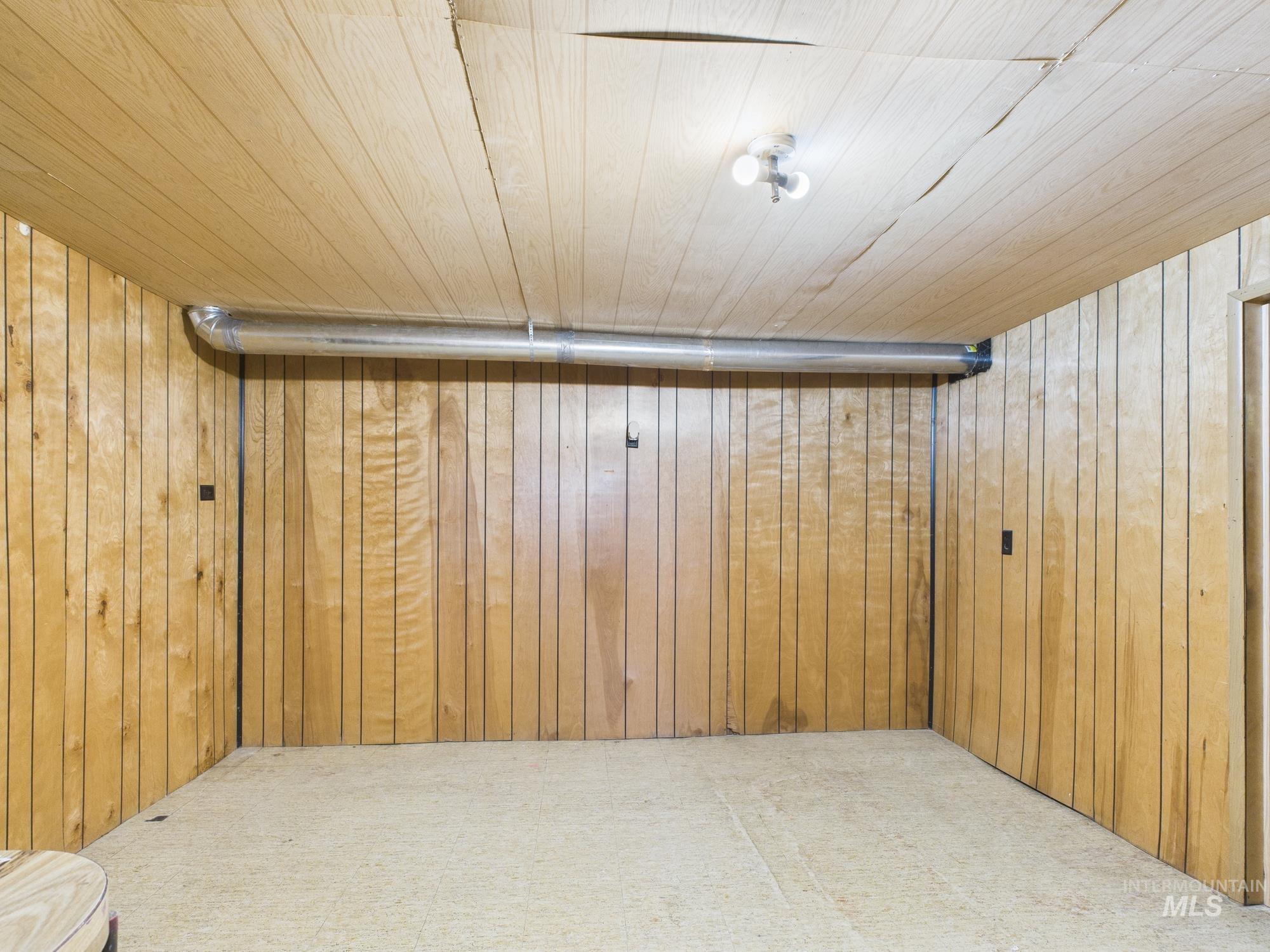 705 12th Street, Clarkston, Washington 99403, 4 Bedrooms, 2 Bathrooms, Residential For Sale, Price $325,000,MLS 98961933