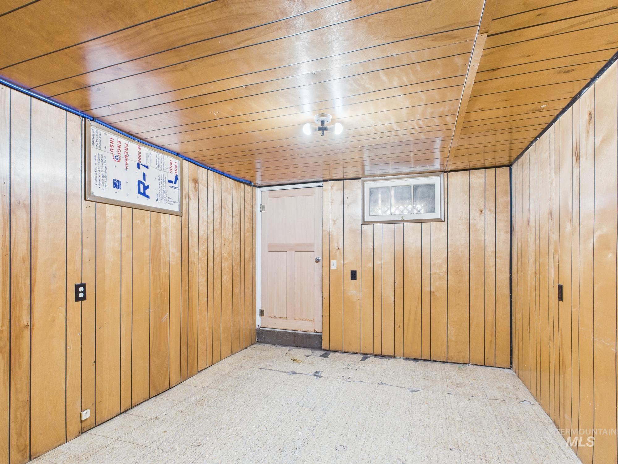 705 12th Street, Clarkston, Washington 99403, 4 Bedrooms, 2 Bathrooms, Residential For Sale, Price $325,000,MLS 98961933