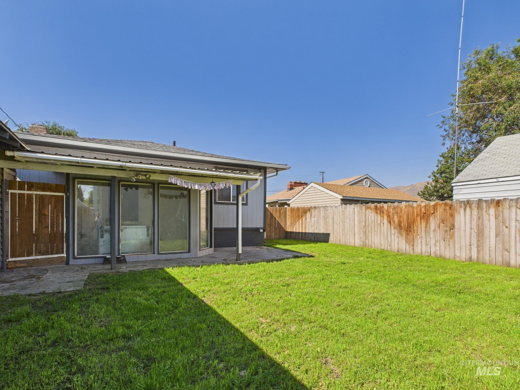 705 12th Street, Clarkston, Washington 99403, 4 Bedrooms, 2 Bathrooms, Residential For Sale, Price $325,000,MLS 98961933