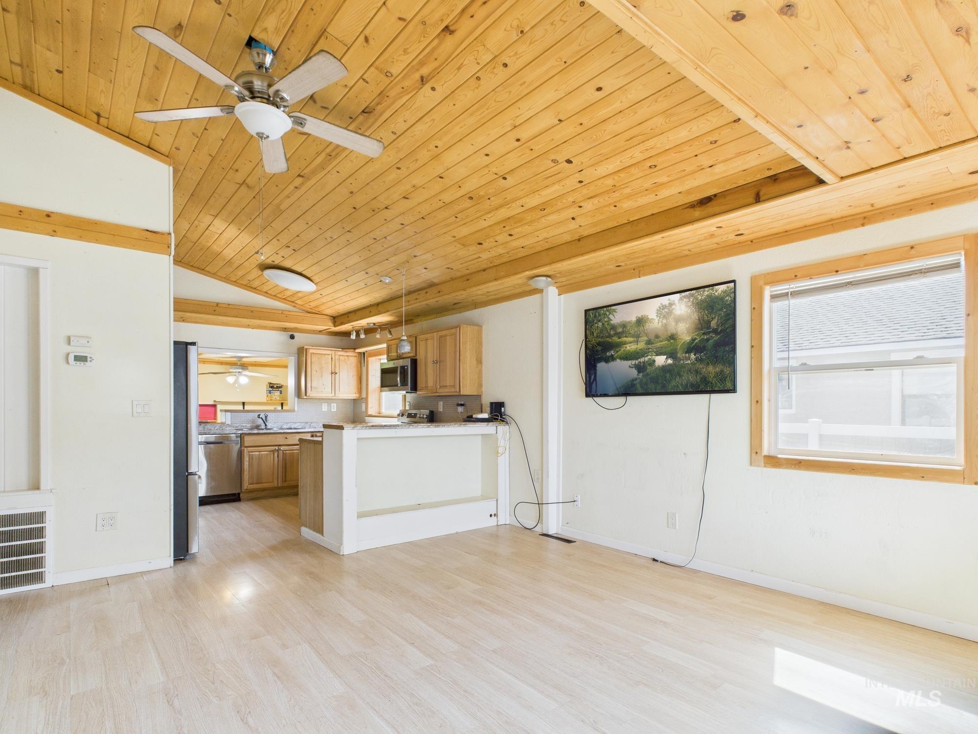 705 12th Street, Clarkston, Washington 99403, 4 Bedrooms, 2 Bathrooms, Residential For Sale, Price $325,000,MLS 98961933