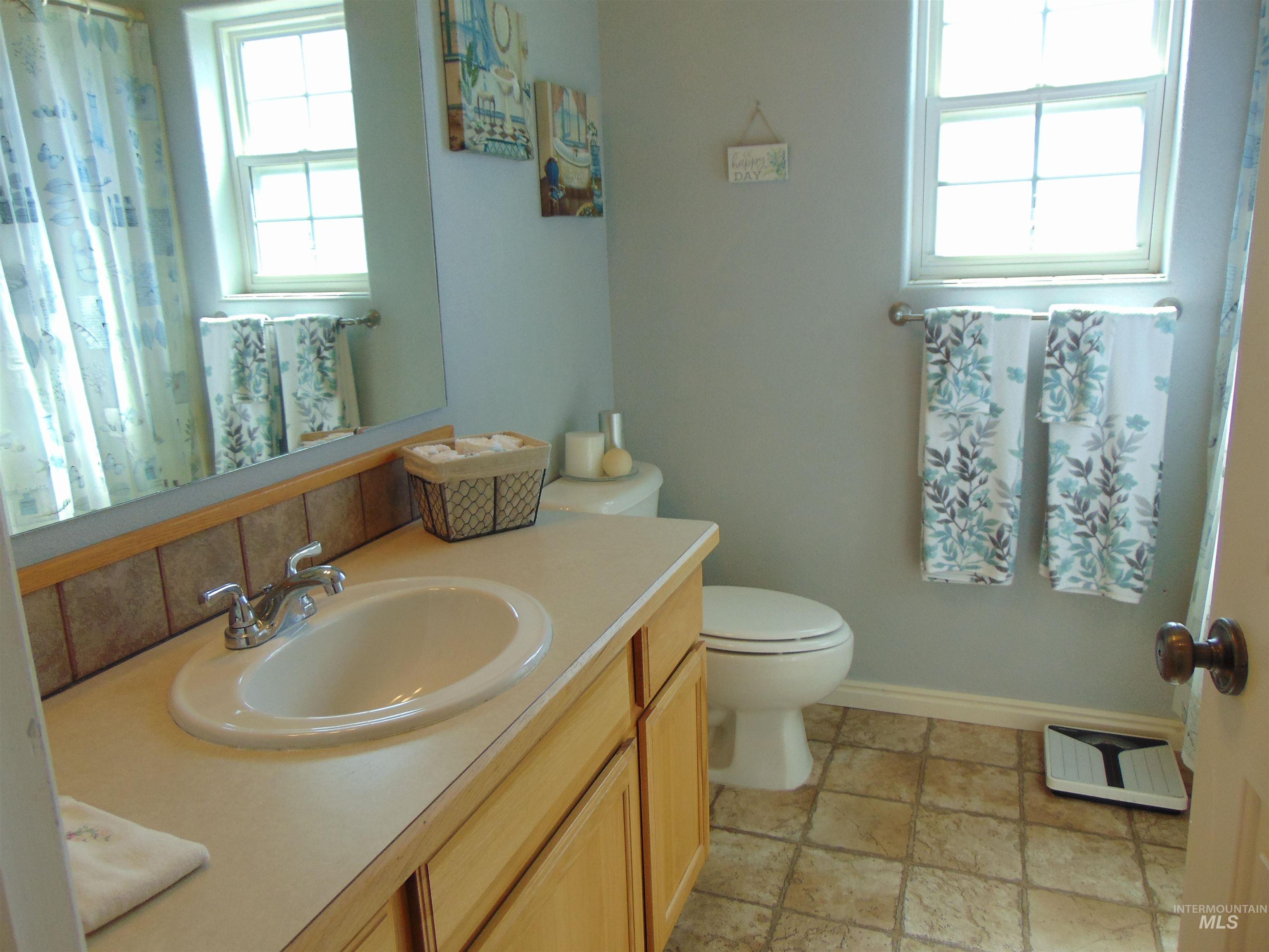 2543 Lauren Dr., Ontario, Oregon 97914, 4 Bedrooms, 2.5 Bathrooms, Residential For Sale, Price $511,000, 98961942