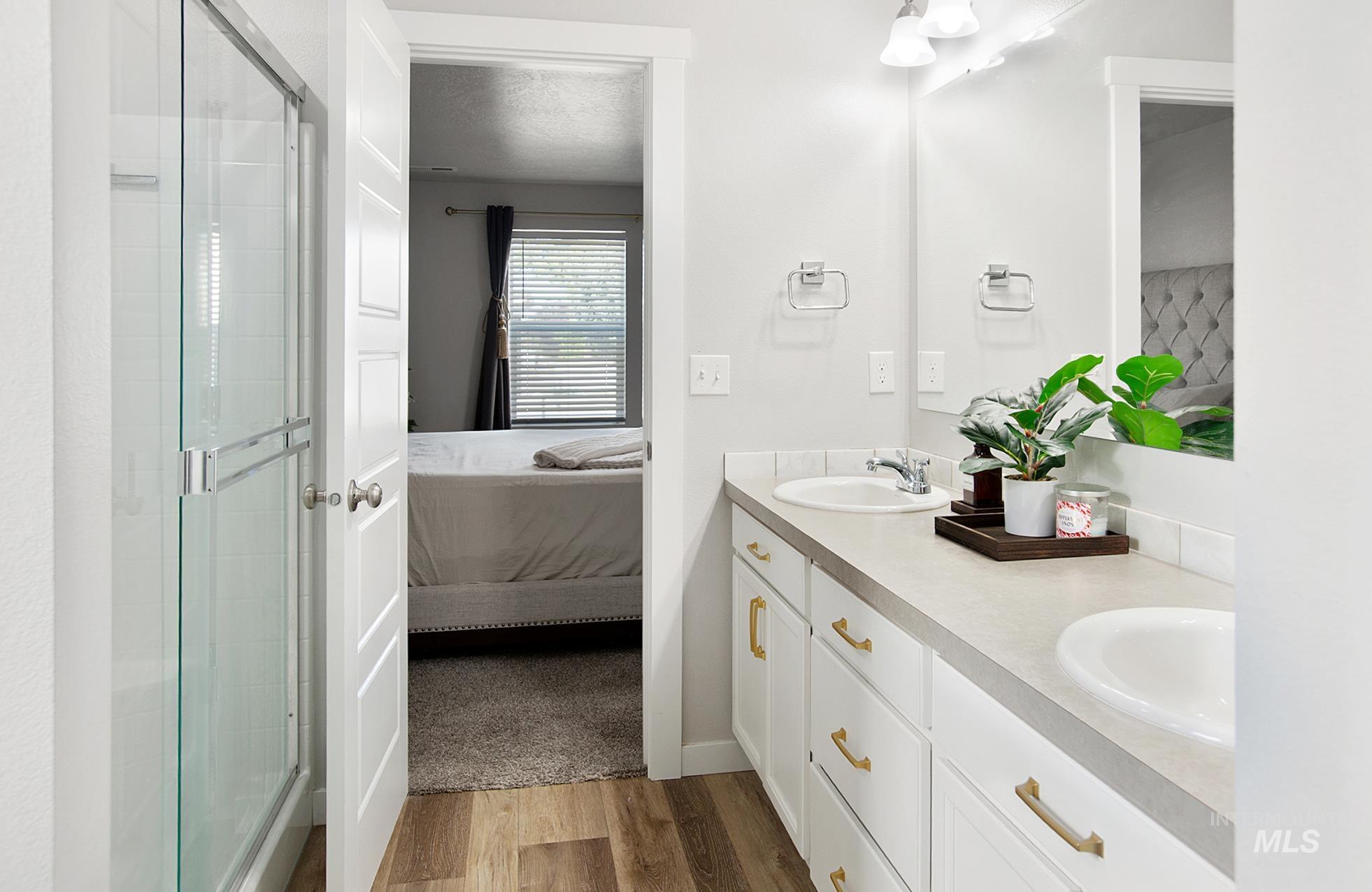 937 S Nautilus Ave, Boise, Idaho 83709, 4 Bedrooms, 2 Bathrooms, Residential For Sale, Price $529,000,MLS 98961999