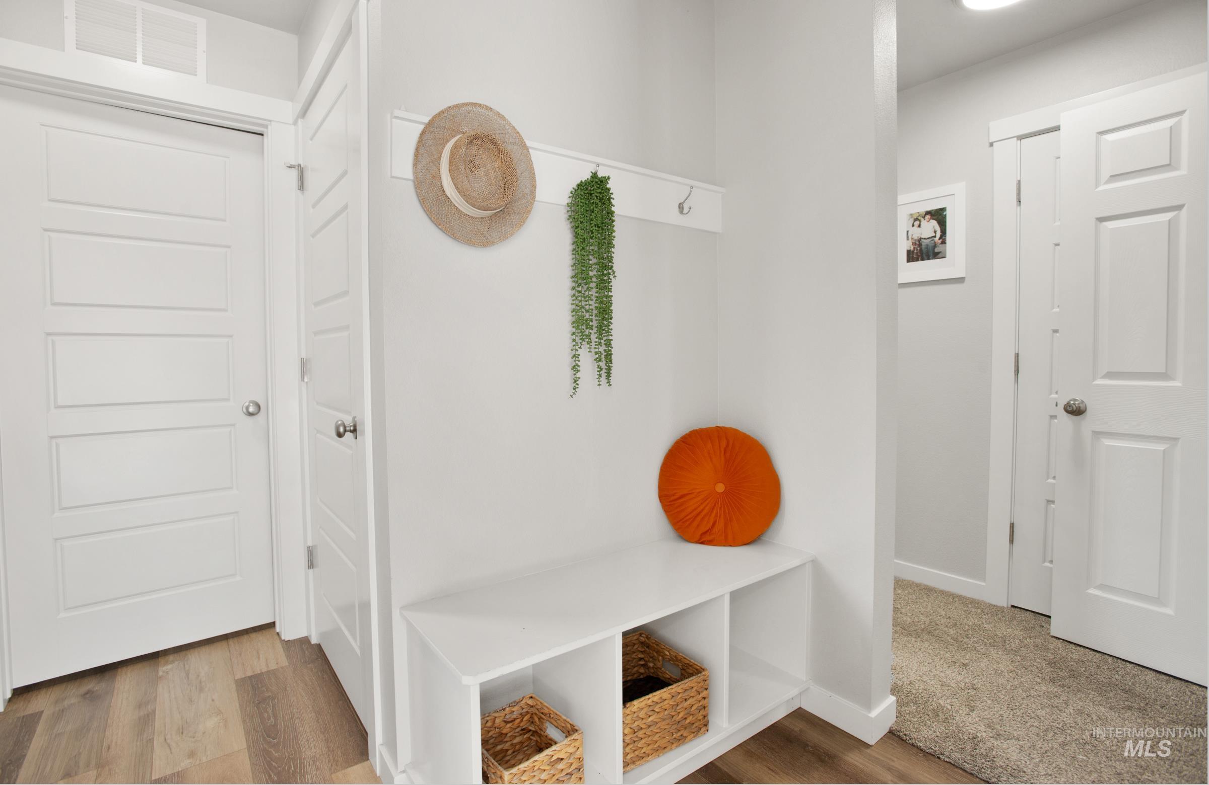 937 S Nautilus Ave, Boise, Idaho 83709, 4 Bedrooms, 2 Bathrooms, Residential For Sale, Price $529,000,MLS 98961999