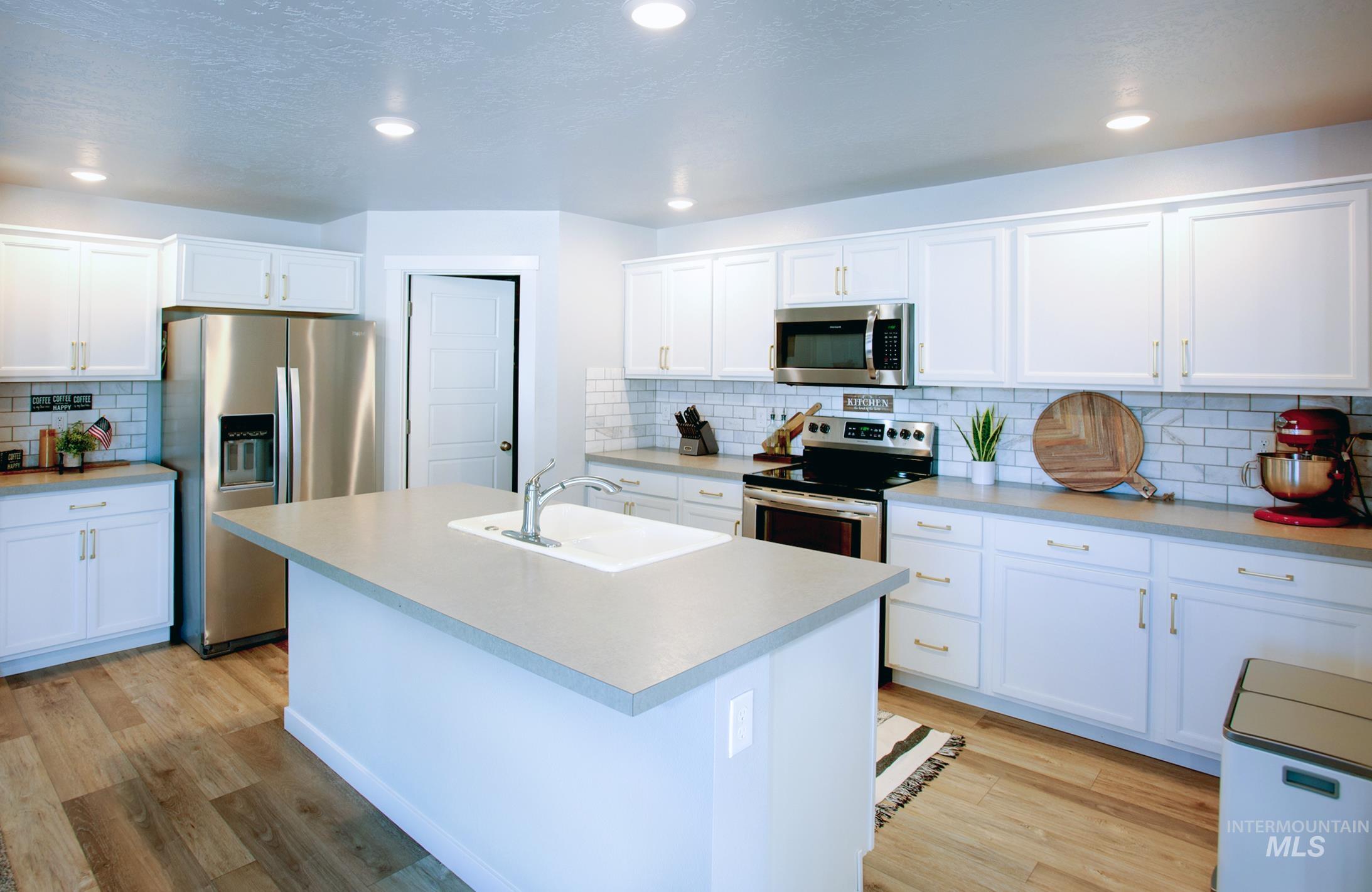 937 S Nautilus Ave, Boise, Idaho 83709, 4 Bedrooms, 2 Bathrooms, Residential For Sale, Price $529,000,MLS 98961999