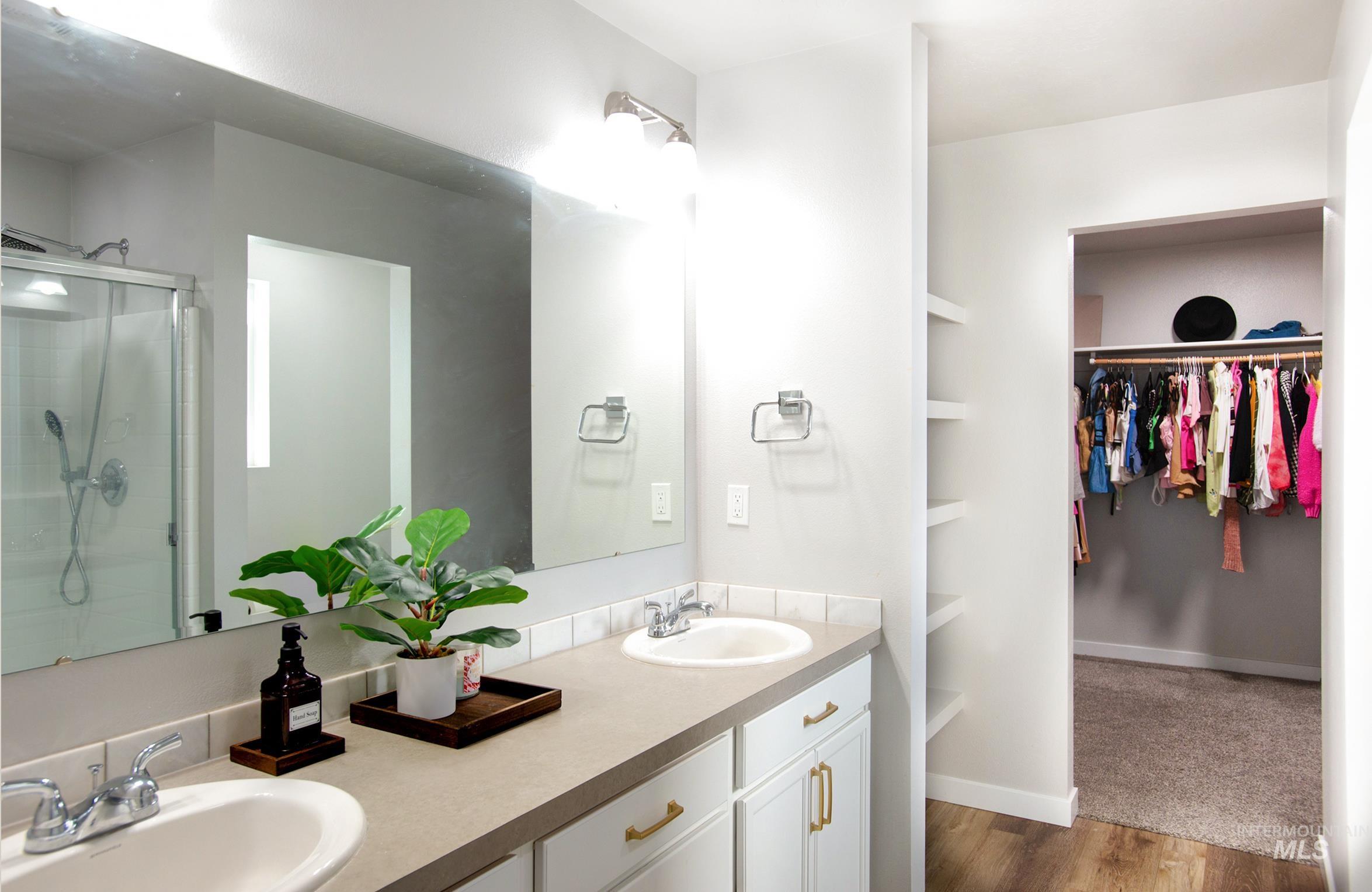 937 S Nautilus Ave, Boise, Idaho 83709, 4 Bedrooms, 2 Bathrooms, Residential For Sale, Price $529,000,MLS 98961999