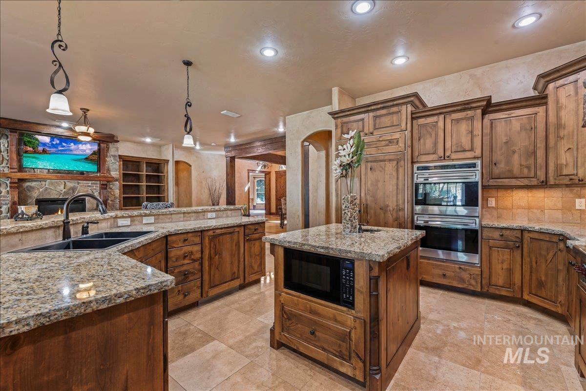 4324 W Briar Rock Ct, Eagle, Idaho 83616, 4 Bedrooms, 3.5 Bathrooms, Residential For Sale, Price $1,125,000,MLS 98962049