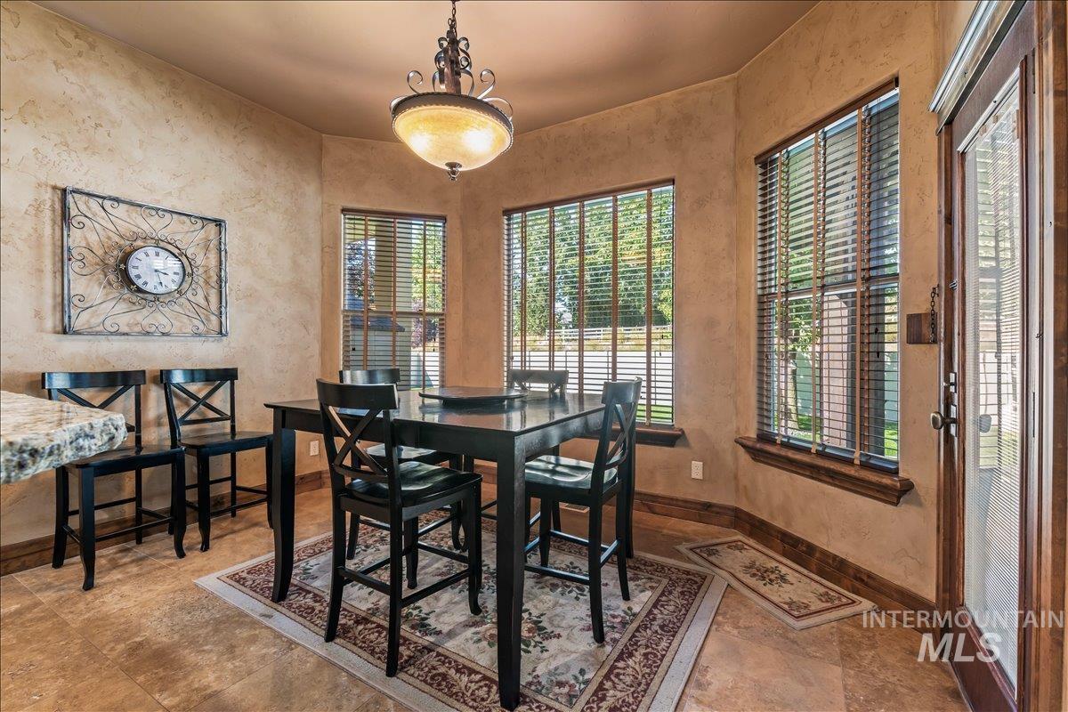 4324 W Briar Rock Ct, Eagle, Idaho 83616, 4 Bedrooms, 3.5 Bathrooms, Residential For Sale, Price $1,125,000,MLS 98962049