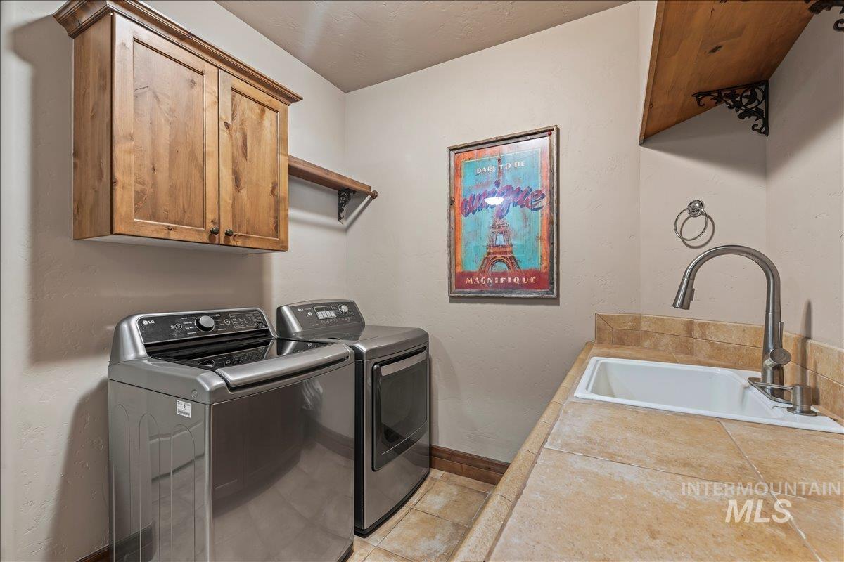 4324 W Briar Rock Ct, Eagle, Idaho 83616, 4 Bedrooms, 3.5 Bathrooms, Residential For Sale, Price $1,125,000,MLS 98962049