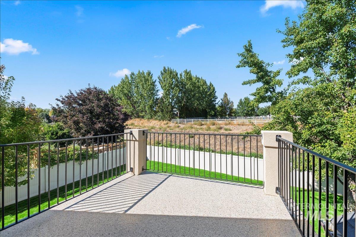 4324 W Briar Rock Ct, Eagle, Idaho 83616, 4 Bedrooms, 3.5 Bathrooms, Residential For Sale, Price $1,125,000,MLS 98962049