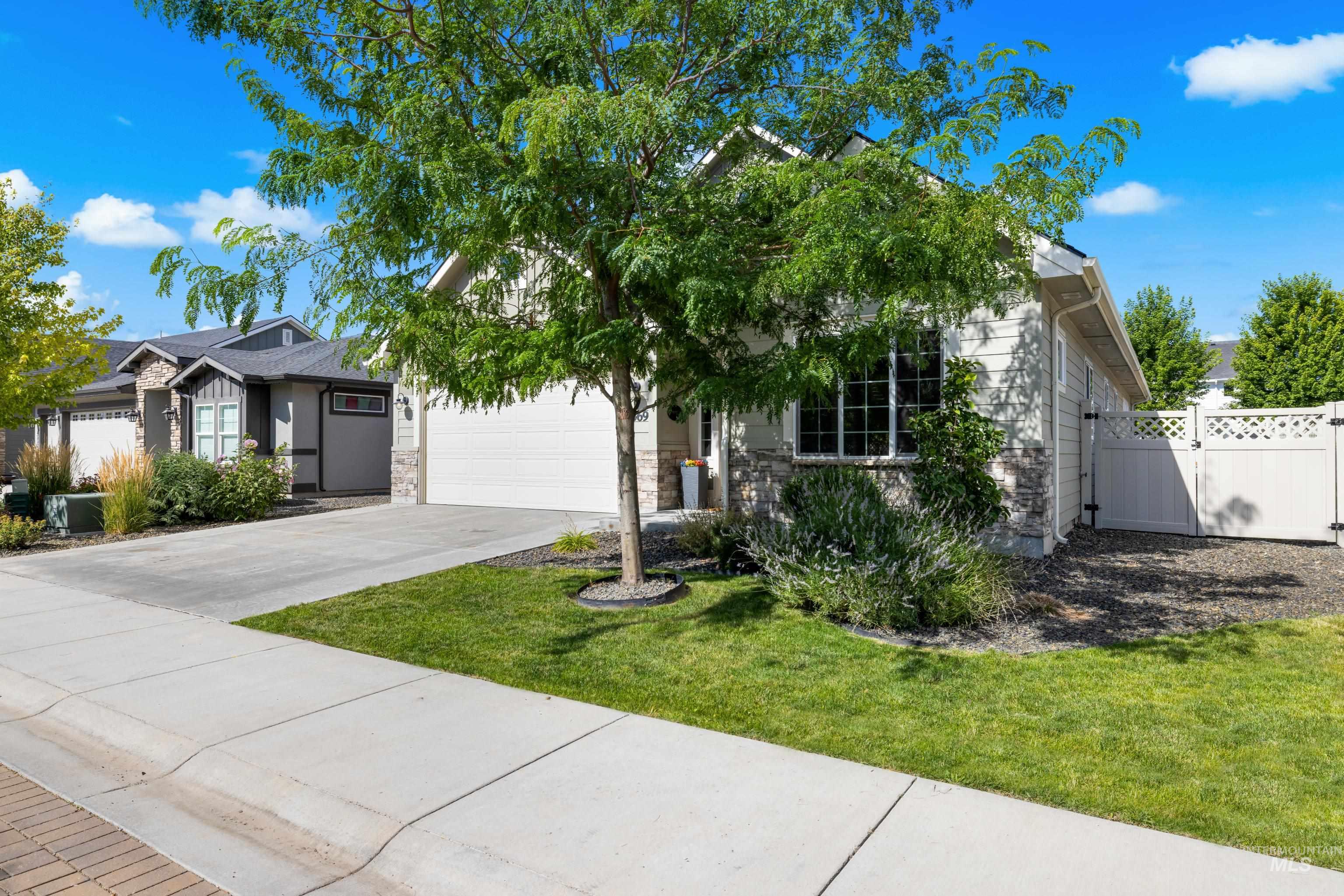 4569 N Tirso Ave, Meridian, Idaho 83646, 3 Bedrooms, 2 Bathrooms, Residential For Sale, Price $619,900,MLS 98962051