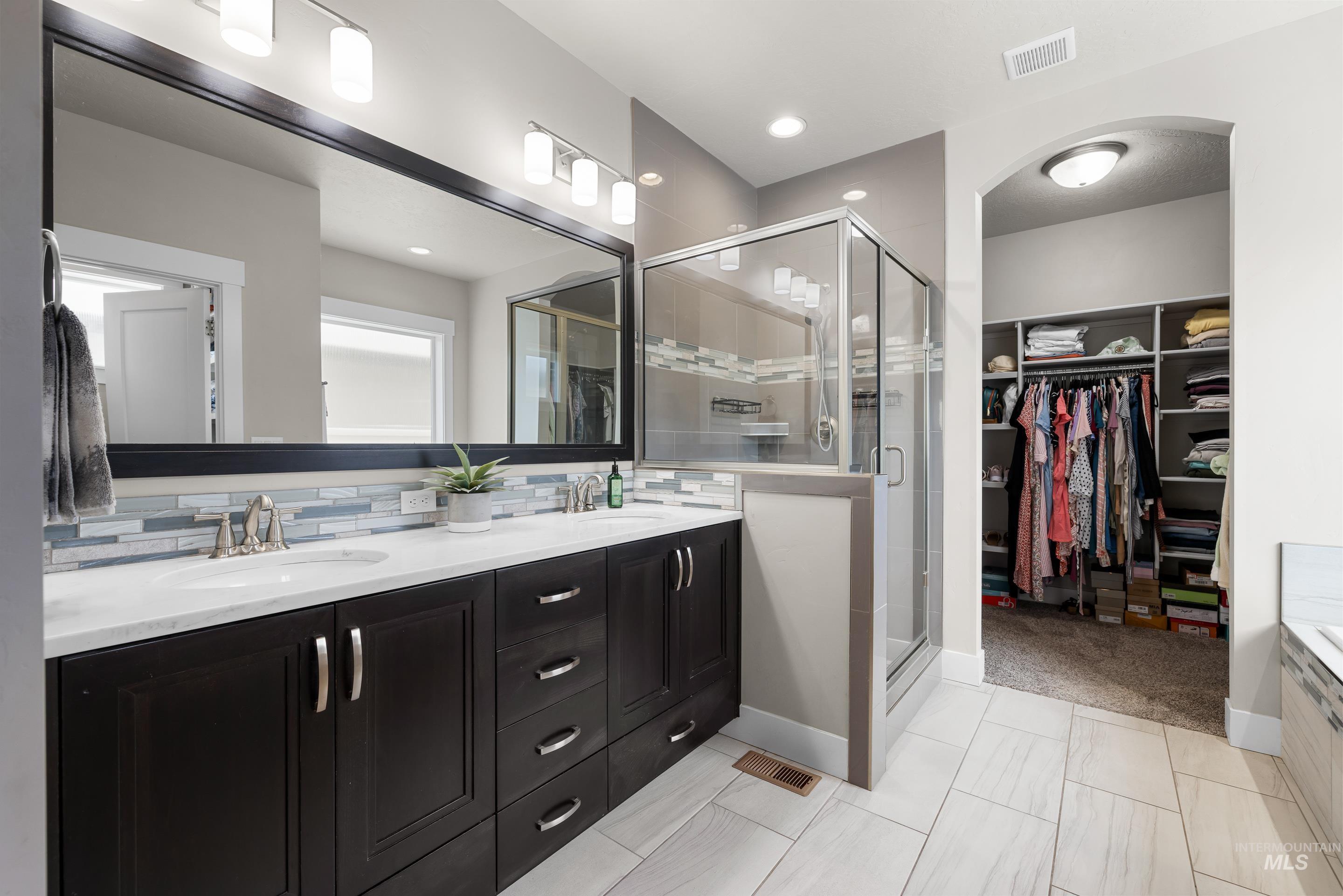 4569 N Tirso Ave, Meridian, Idaho 83646, 3 Bedrooms, 2 Bathrooms, Residential For Sale, Price $639,999,MLS 98962051