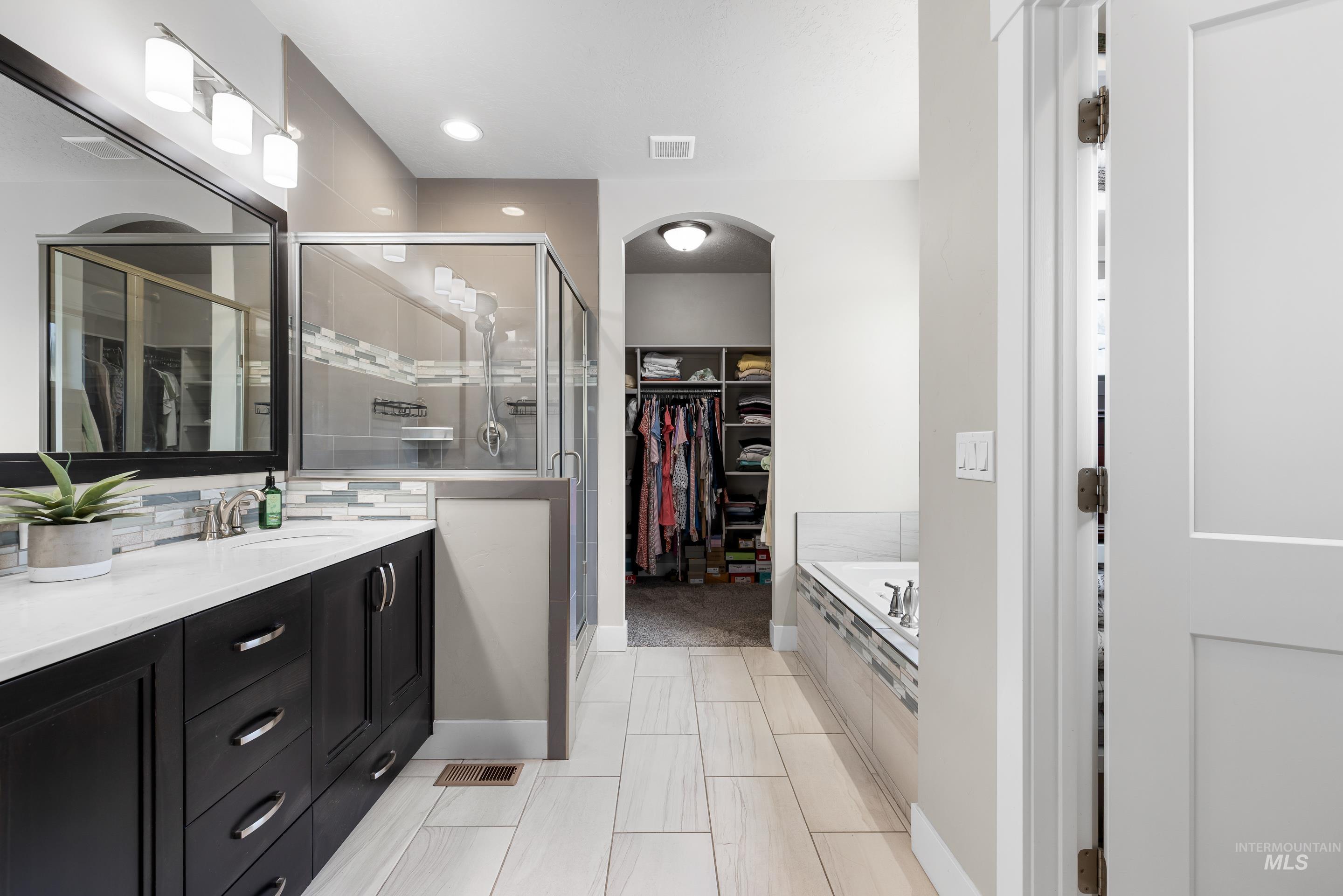 4569 N Tirso Ave, Meridian, Idaho 83646, 3 Bedrooms, 2 Bathrooms, Residential For Sale, Price $639,999,MLS 98962051