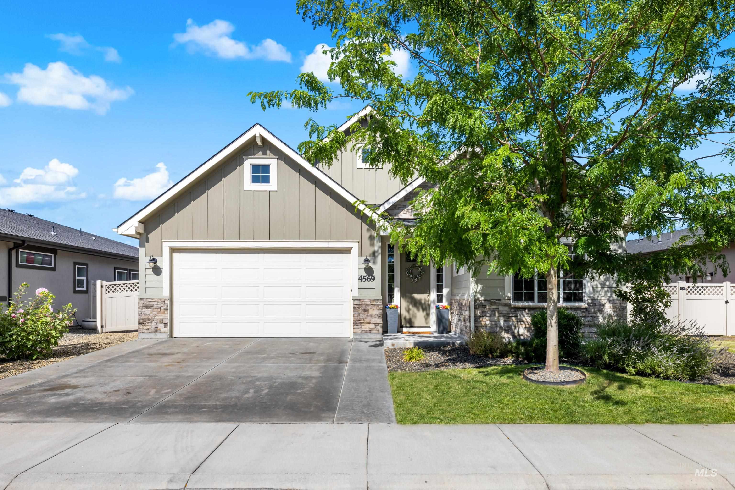 4569 N Tirso Ave, Meridian, Idaho 83646, 3 Bedrooms, 2 Bathrooms, Residential For Sale, Price $619,900,MLS 98962051