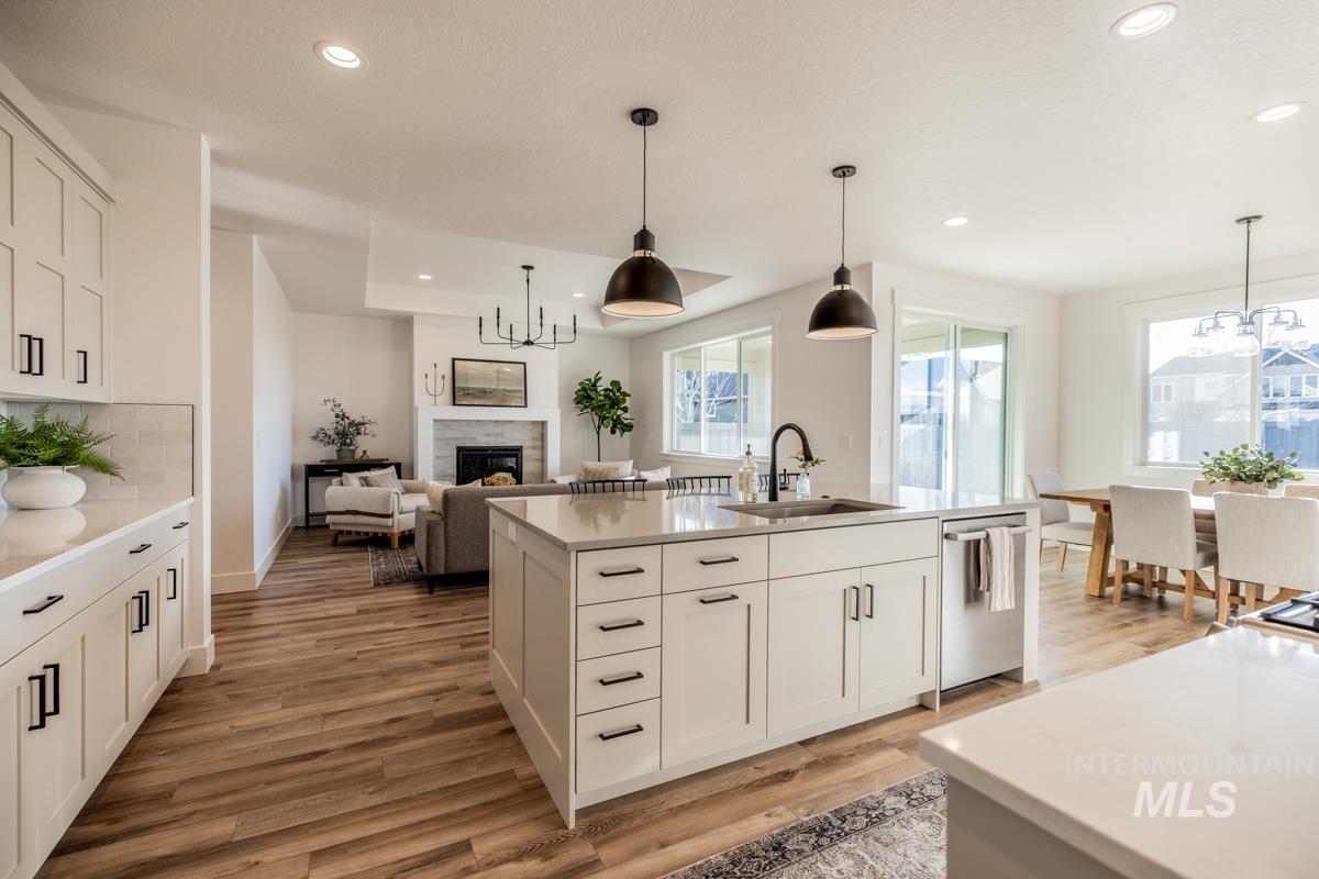 10261 Stony Oak Ct., Nampa, Idaho 83687, 3 Bedrooms, 3 Bathrooms, Residential For Sale, Price $564,900,MLS 98962052