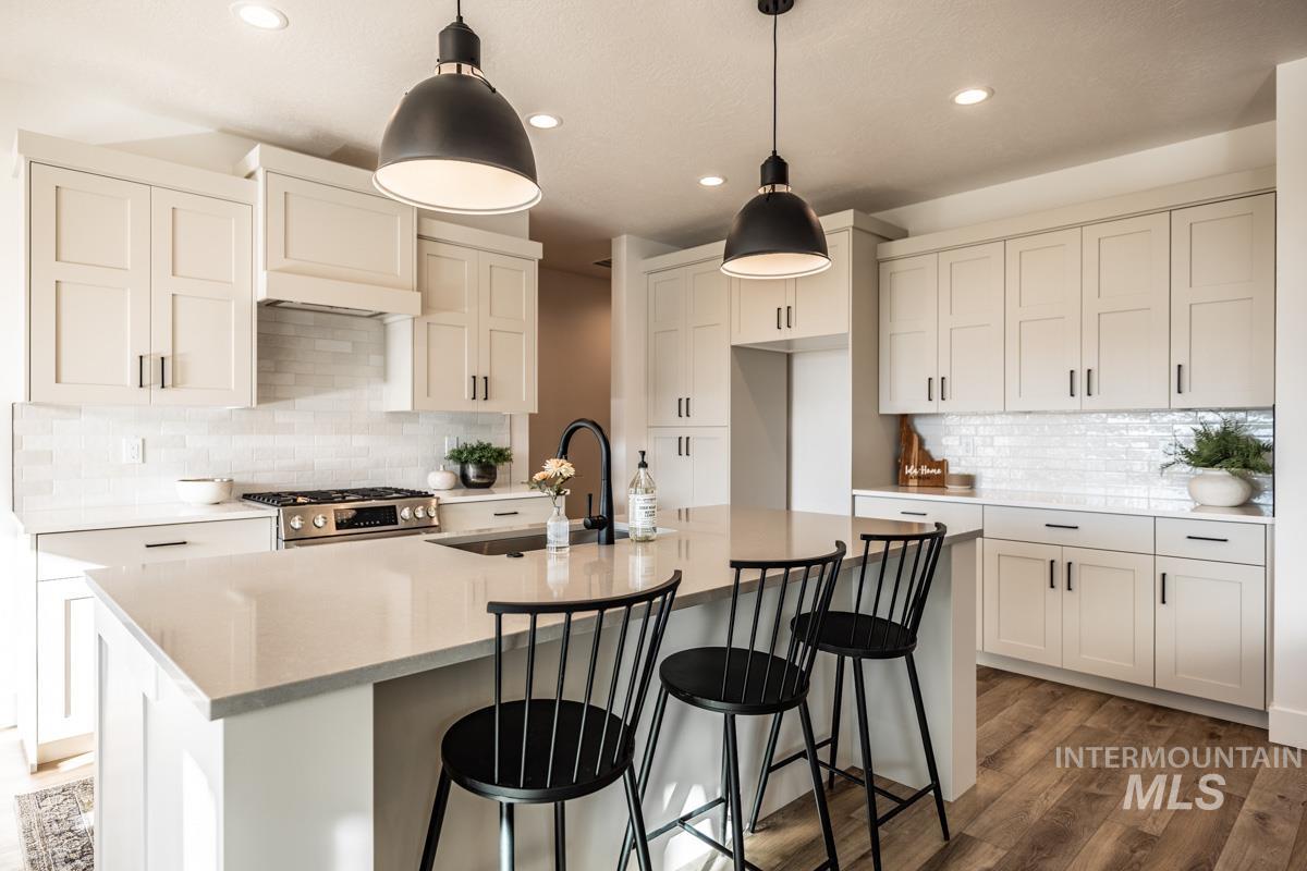 10261 Stony Oak Ct., Nampa, Idaho 83687, 3 Bedrooms, 3 Bathrooms, Residential For Sale, Price $564,900,MLS 98962052