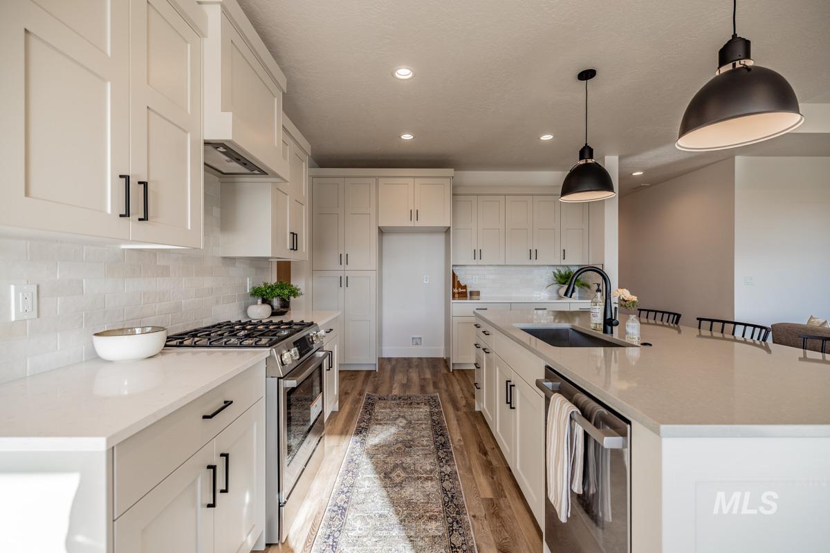 10261 Stony Oak Ct., Nampa, Idaho 83687, 3 Bedrooms, 3 Bathrooms, Residential For Sale, Price $564,900,MLS 98962052