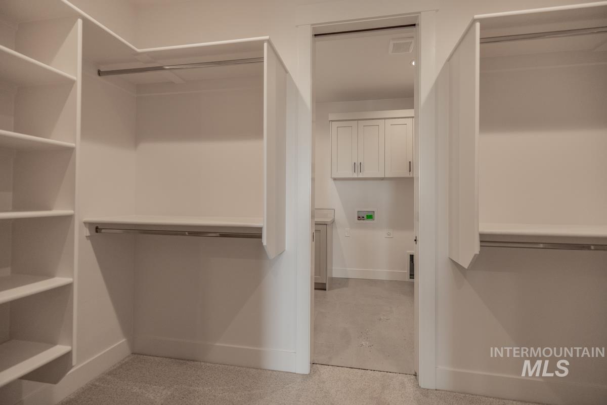 10261 Stony Oak Ct., Nampa, Idaho 83687, 3 Bedrooms, 3 Bathrooms, Residential For Sale, Price $564,900,MLS 98962052