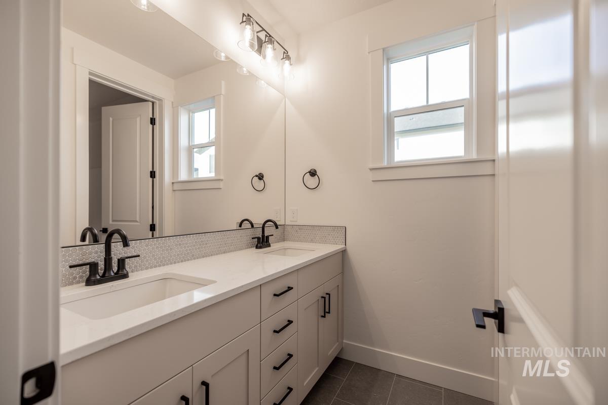 10261 Stony Oak Ct., Nampa, Idaho 83687, 3 Bedrooms, 3 Bathrooms, Residential For Sale, Price $564,900,MLS 98962052