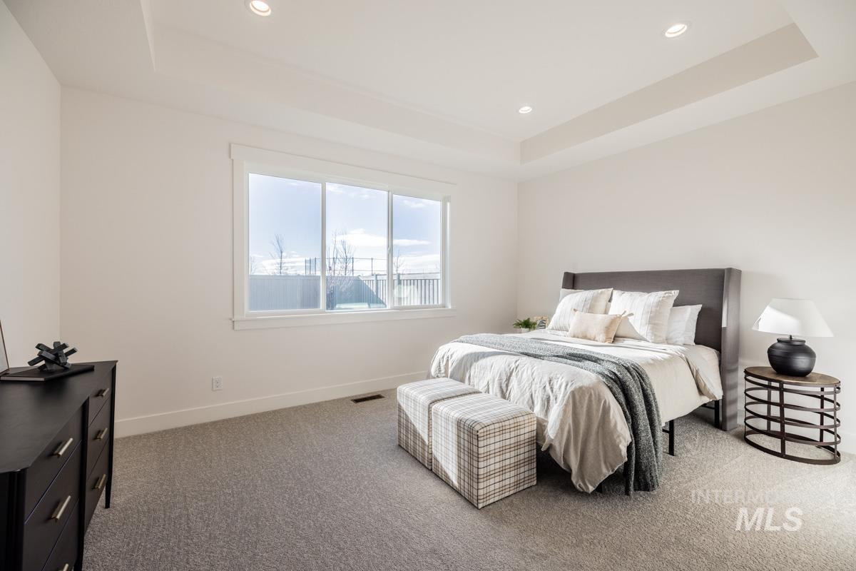 10261 Stony Oak Ct., Nampa, Idaho 83687, 3 Bedrooms, 3 Bathrooms, Residential For Sale, Price $564,900,MLS 98962052