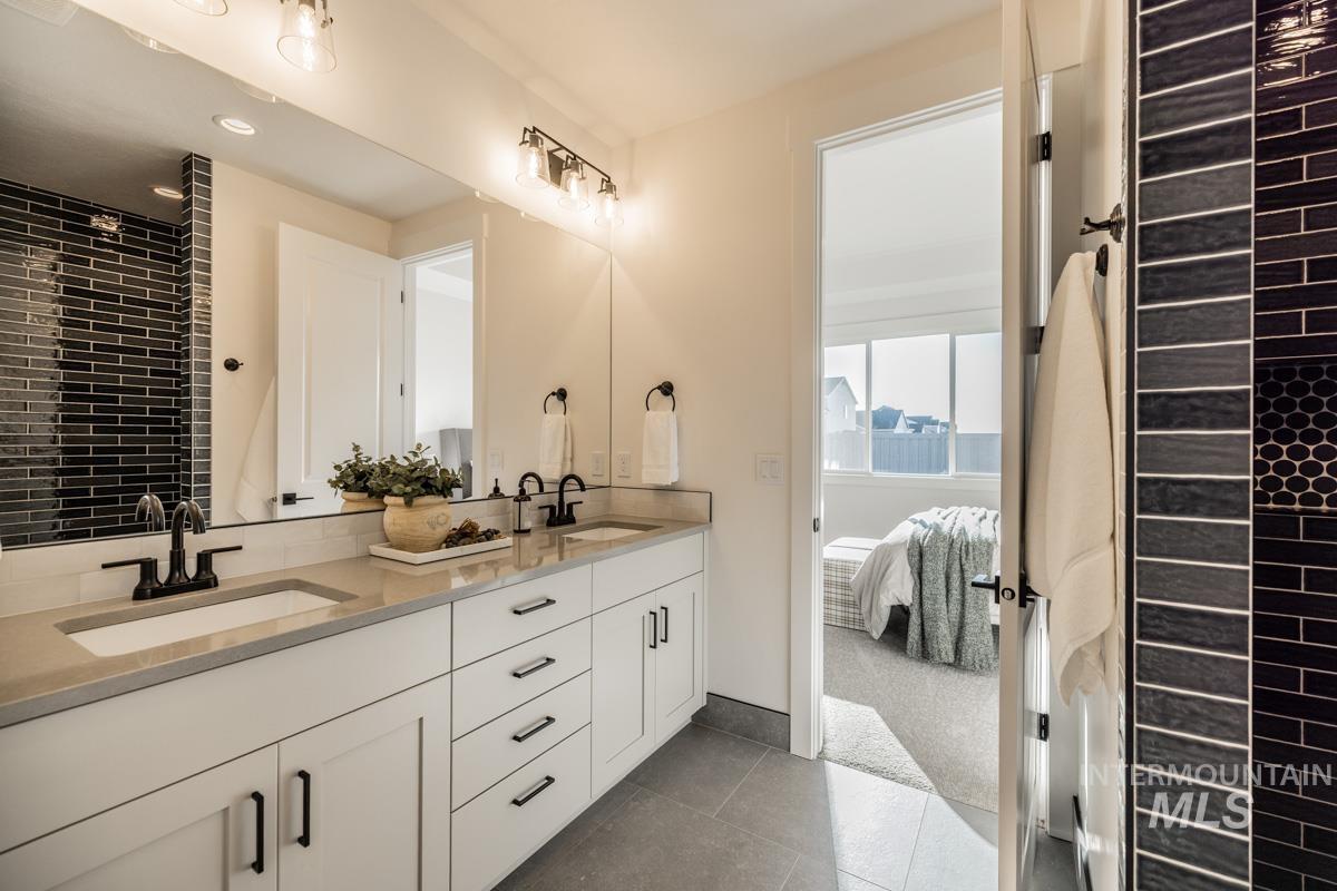 10261 Stony Oak Ct., Nampa, Idaho 83687, 3 Bedrooms, 3 Bathrooms, Residential For Sale, Price $564,900,MLS 98962052