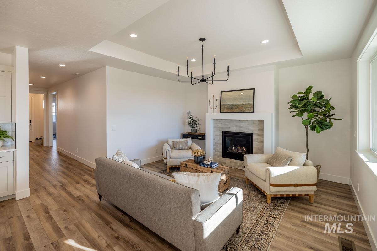 10261 Stony Oak Ct., Nampa, Idaho 83687, 3 Bedrooms, 3 Bathrooms, Residential For Sale, Price $564,900,MLS 98962052