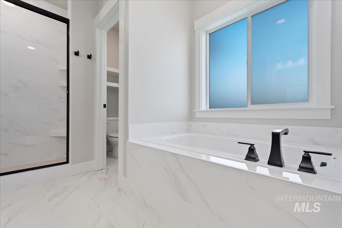 4593 N Alameda Creek Ave, Meridian, Idaho 83646, 4 Bedrooms, 3.5 Bathrooms, Residential For Sale, Price $714,900,MLS 98962055