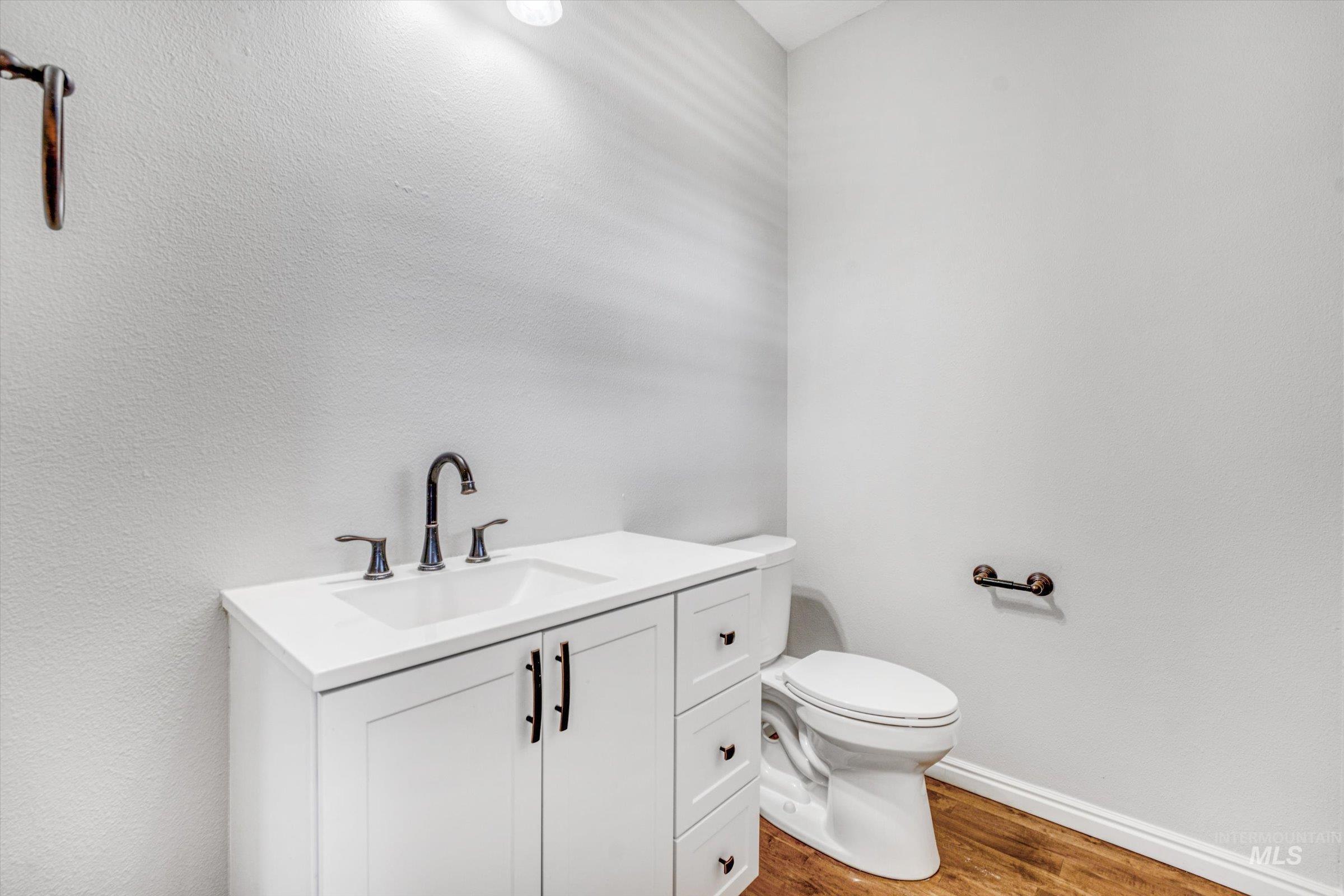 309 S Fernan Lake Way, Star, Idaho 83669, 4 Bedrooms, 2.5 Bathrooms, Residential For Sale, Price $582,400,MLS 98962078