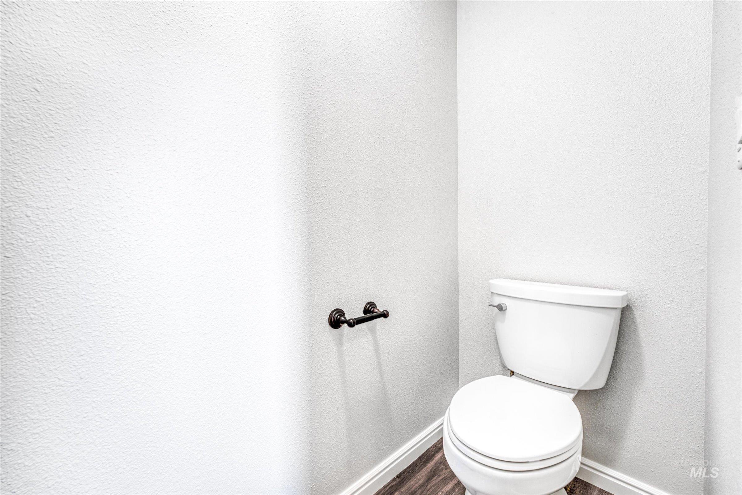 309 S Fernan Lake Way, Star, Idaho 83669, 4 Bedrooms, 2.5 Bathrooms, Residential For Sale, Price $582,400,MLS 98962078