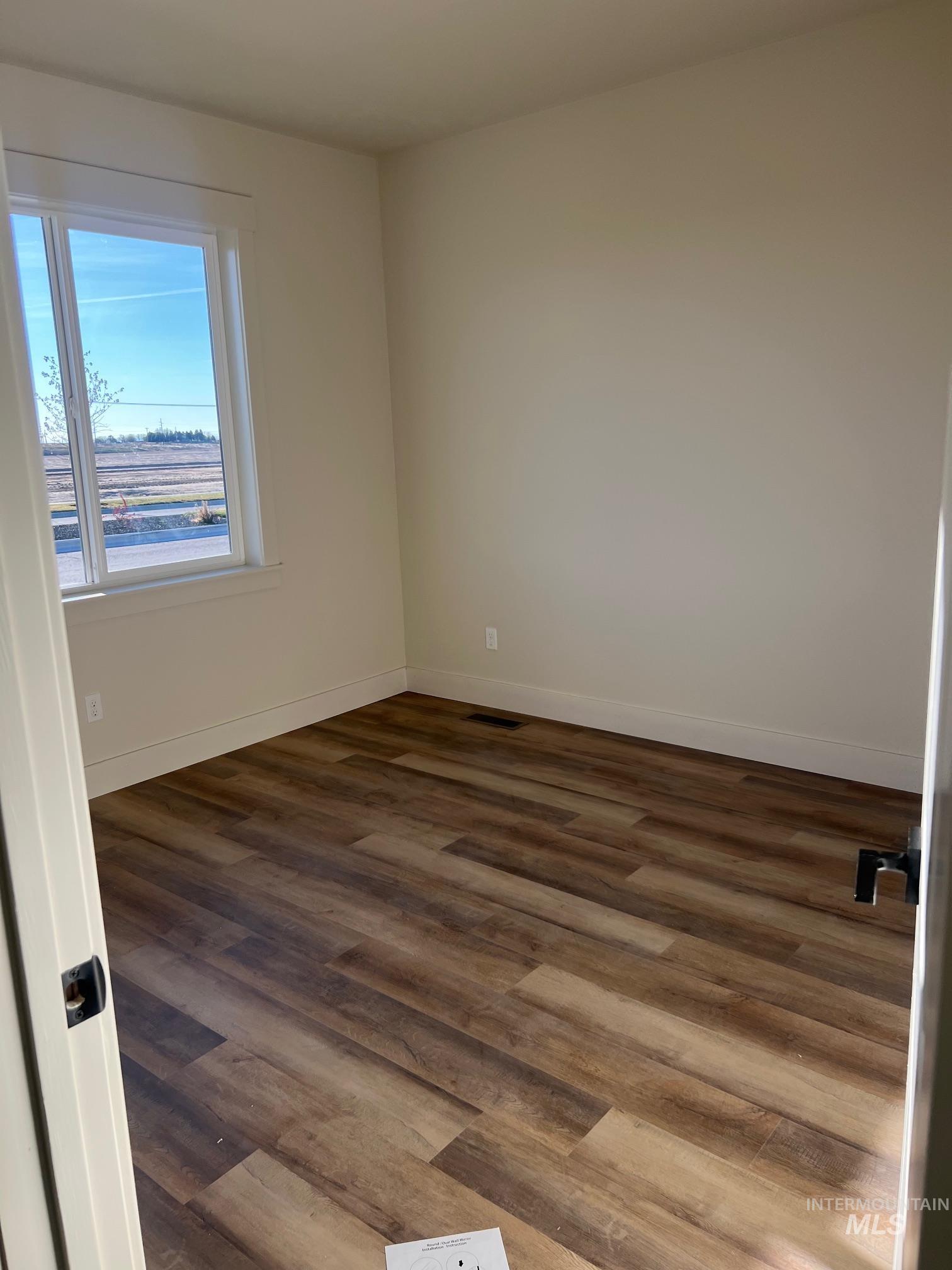 410 Mayfield Springs Blvd, Boise, Idaho 83716, 4 Bedrooms, 2.5 Bathrooms, Residential For Sale, Price $499,999,MLS 98962081