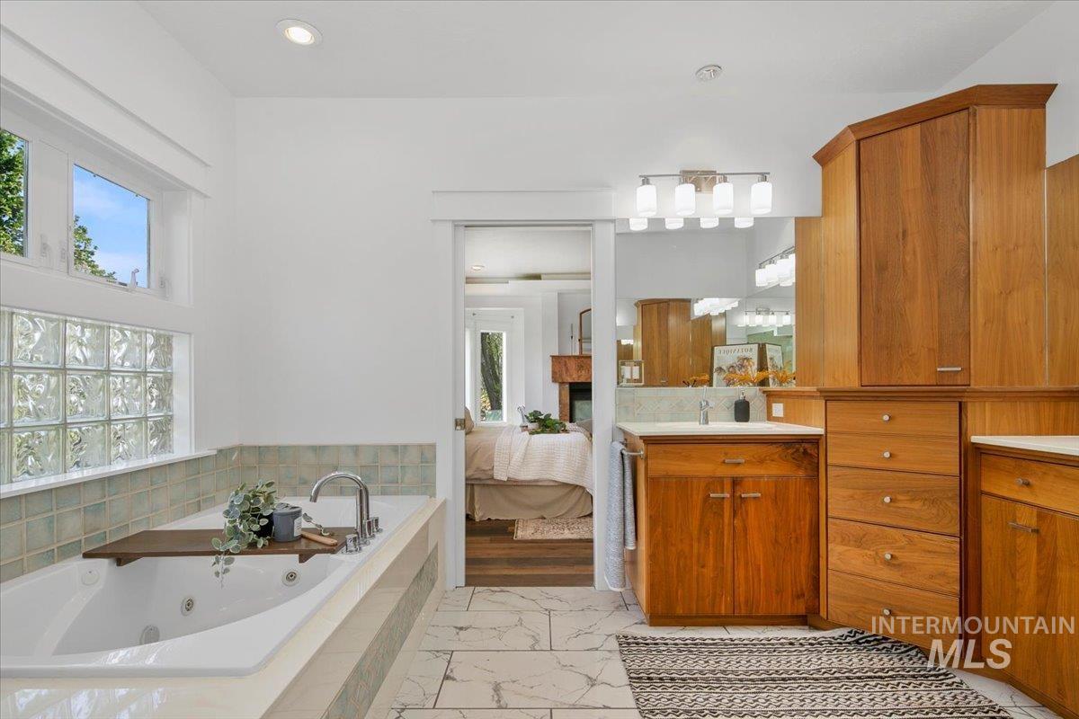 4154 W Morgan Creek Ct, Eagle, Idaho 83616, 6 Bedrooms, 5.5 Bathrooms, Residential For Sale, Price $1,899,000, 98962117