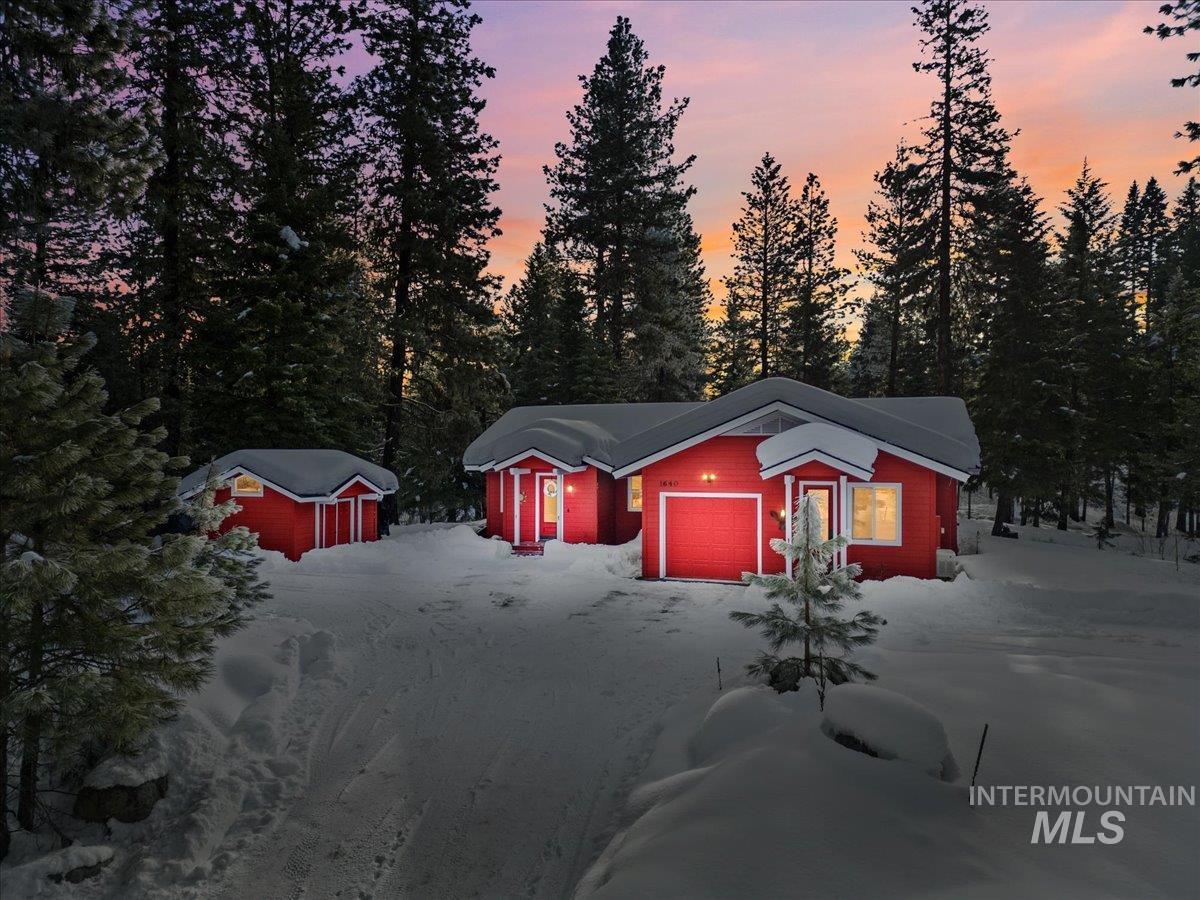 1640 Forest Trails Drive, McCall, Idaho 83638, 3 Bedrooms, 3 Bathrooms, Residential For Sale, Price $889,750,MLS 98962145