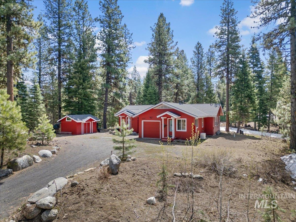 1640 Forest Trails Drive, McCall, Idaho 83638, 3 Bedrooms, 3 Bathrooms, Residential For Sale, Price $889,750,MLS 98962145