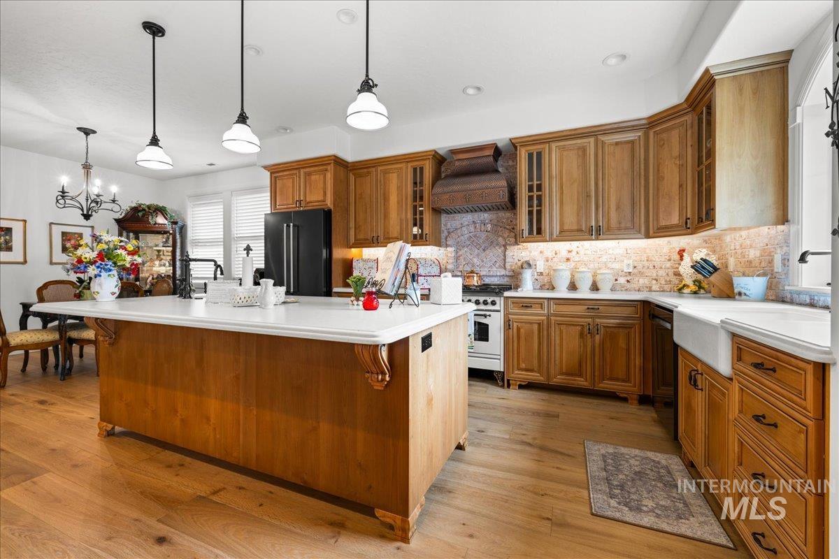 2016 E Mainacht St, Meridian, Idaho 83642, 3 Bedrooms, 2.5 Bathrooms, Residential For Sale, Price $775,000, 98962148