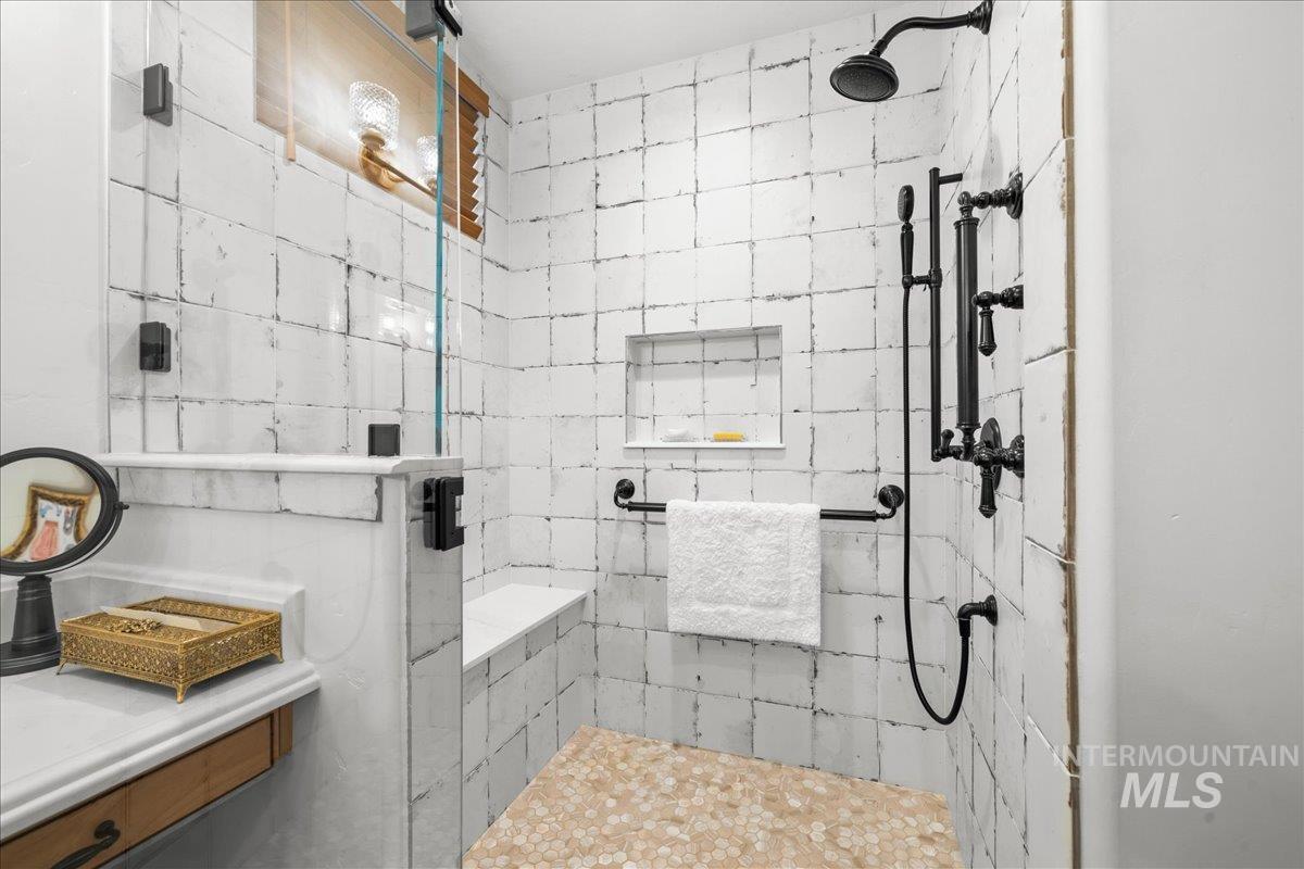 2016 E Mainacht St, Meridian, Idaho 83642, 3 Bedrooms, 2.5 Bathrooms, Residential For Sale, Price $775,000, 98962148