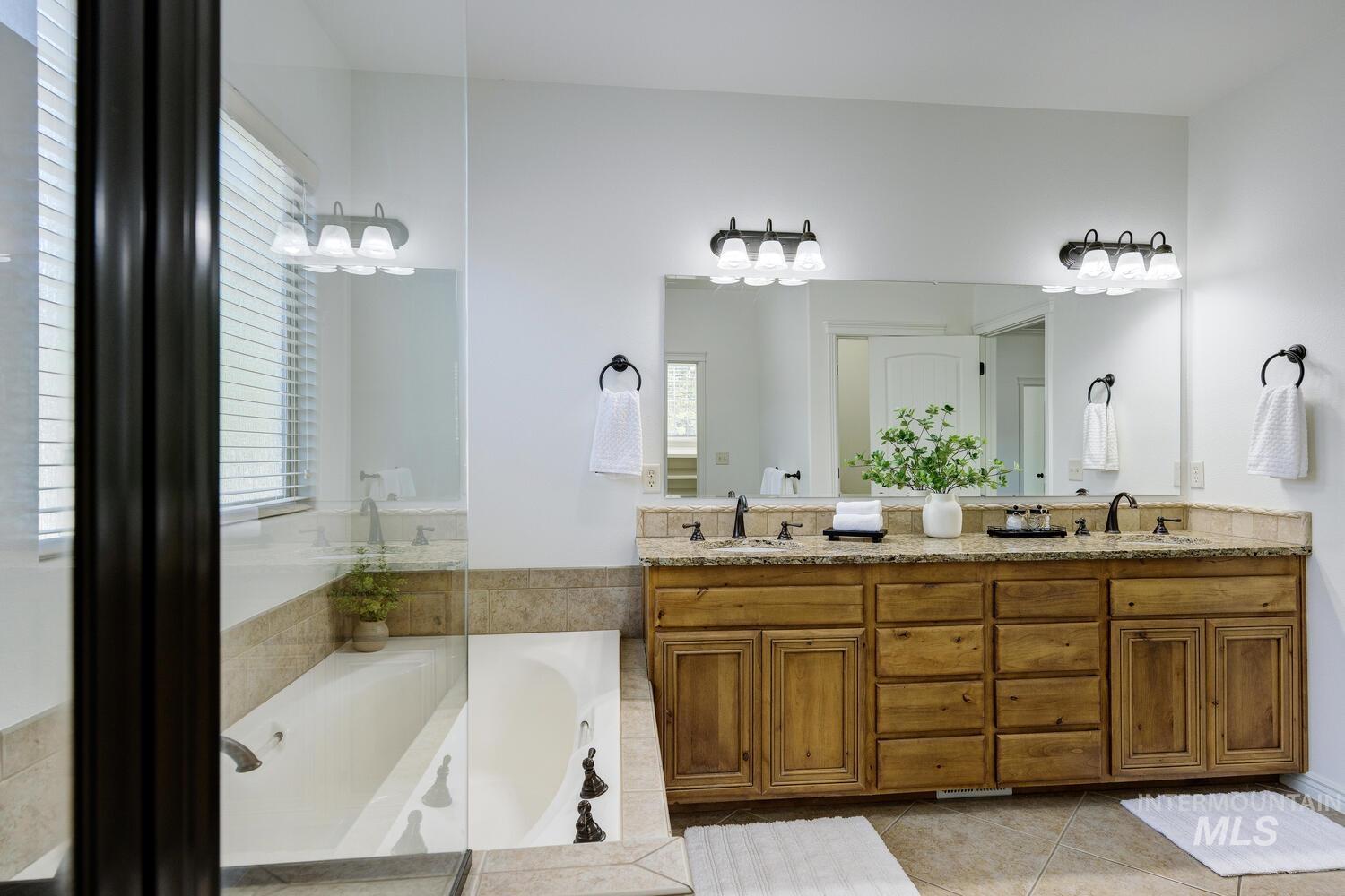 2430 N O'Conner Ave., Meridian, Idaho 83646, 6 Bedrooms, 4 Bathrooms, Residential For Sale, Price $919,800,MLS 98962226