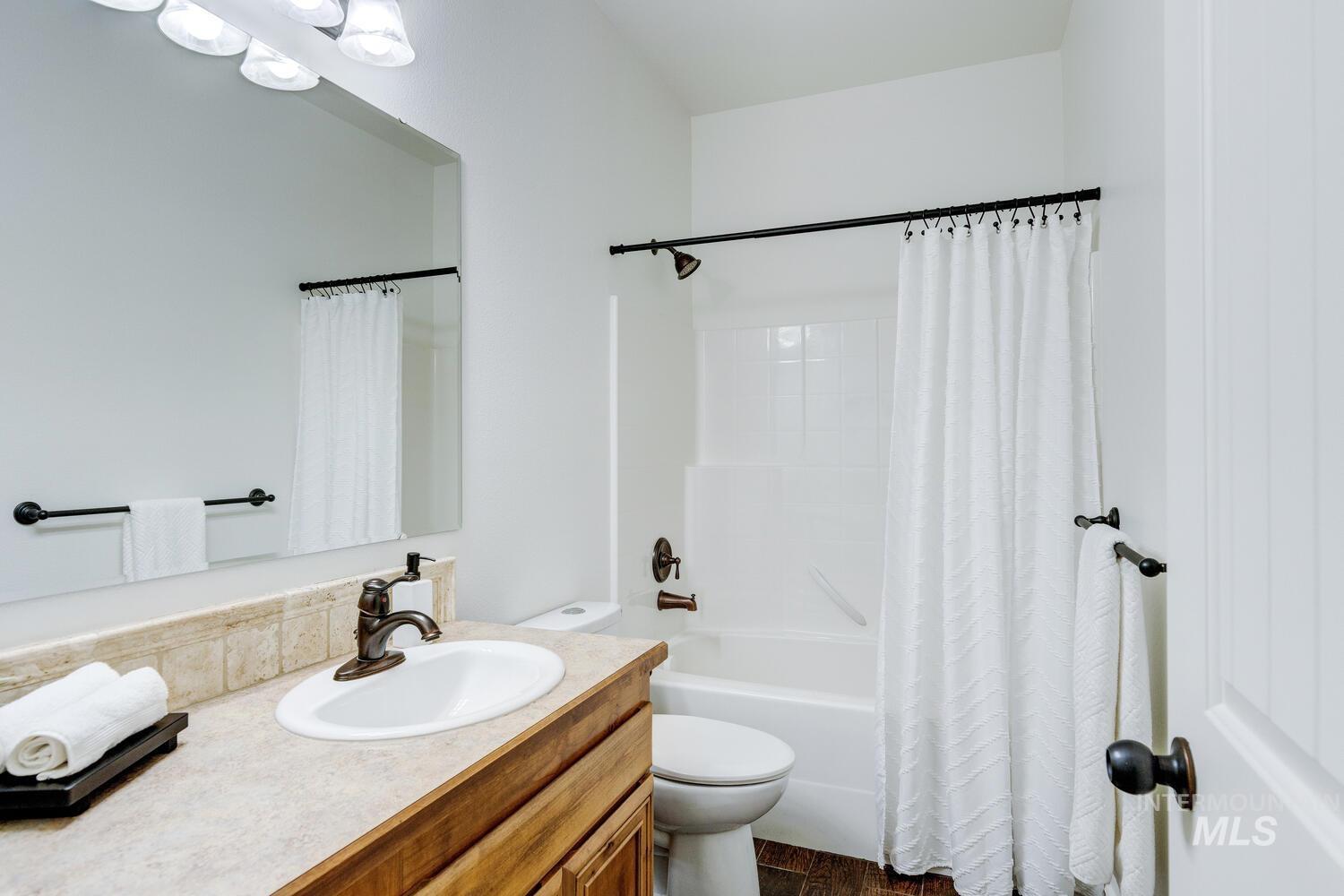 2430 N O'Conner Ave., Meridian, Idaho 83646, 6 Bedrooms, 4 Bathrooms, Residential For Sale, Price $919,800,MLS 98962226