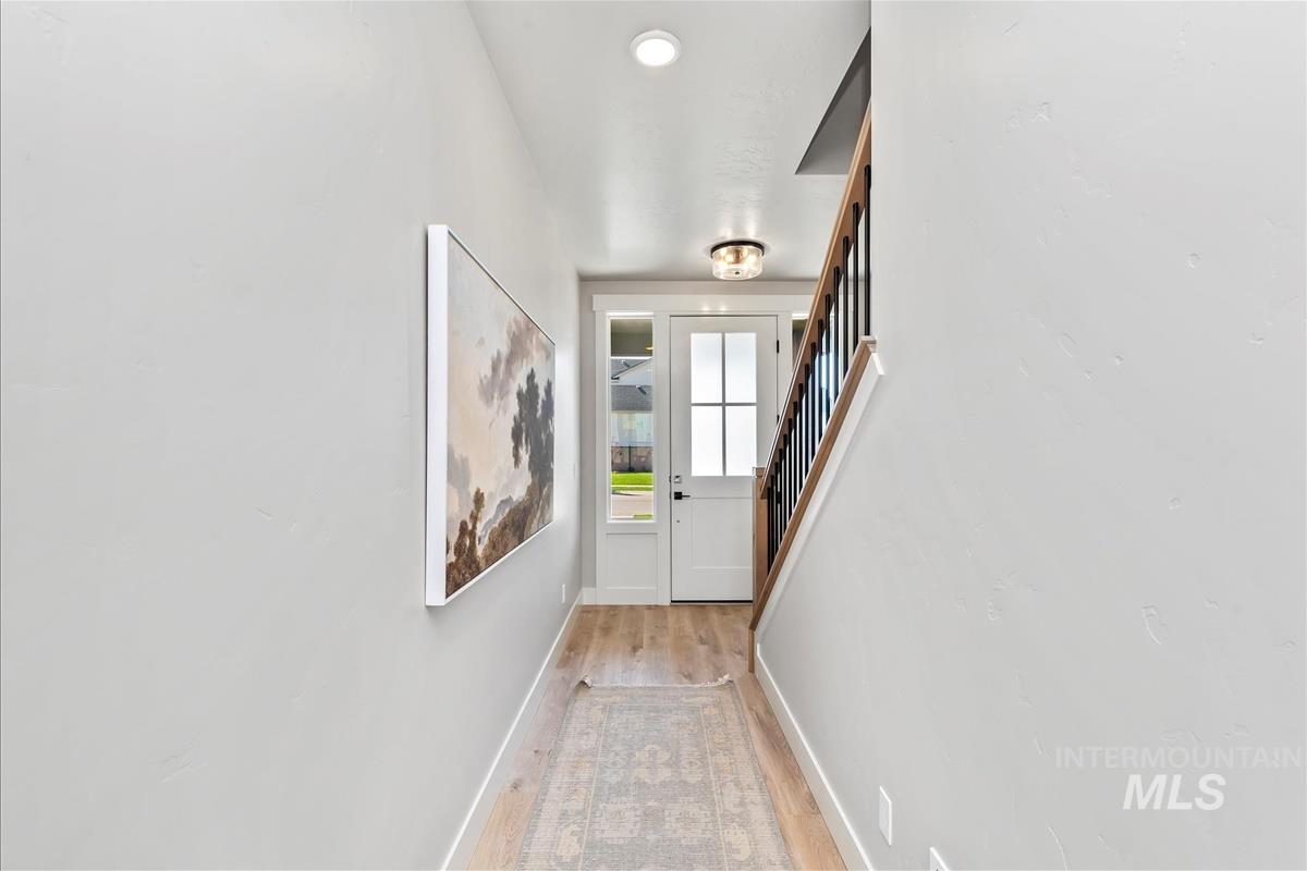 6672 W Los Flores Dr, Meridian, Idaho 83646, 3 Bedrooms, 2.5 Bathrooms, Residential For Sale, Price $569,900,MLS 98962229