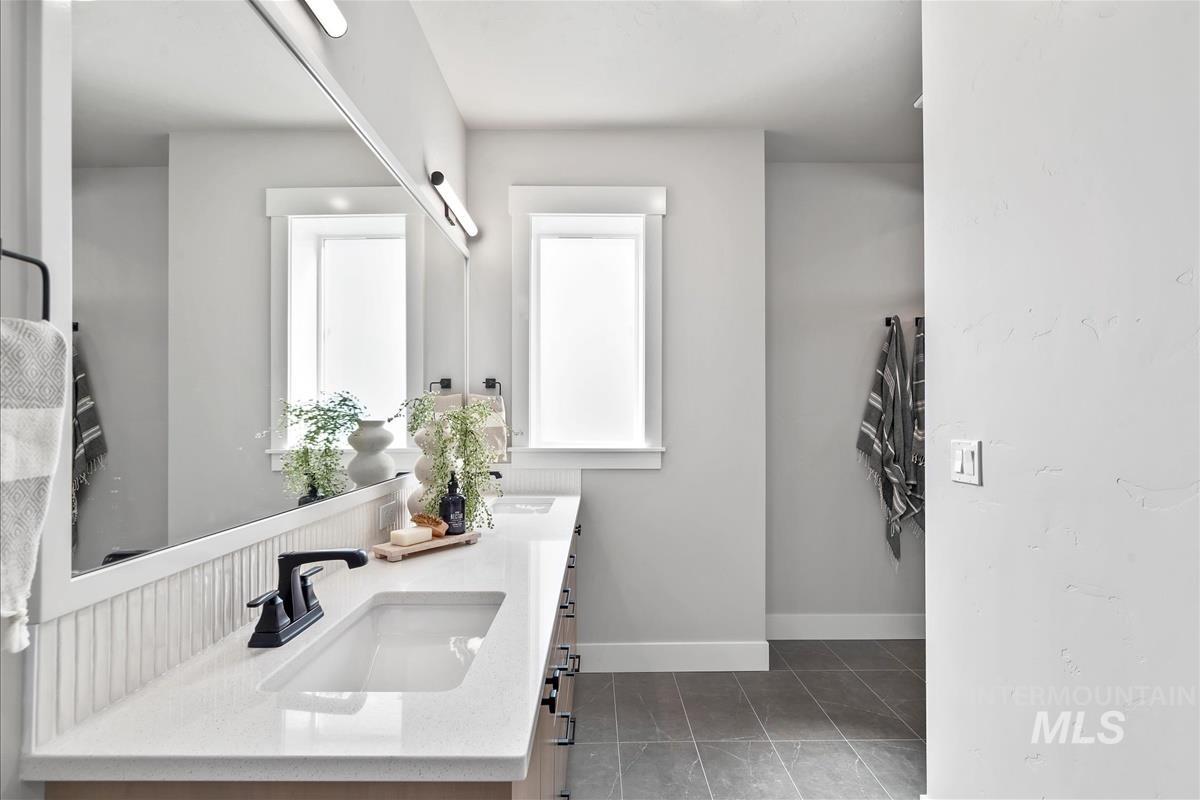 6672 W Los Flores Dr, Meridian, Idaho 83646, 3 Bedrooms, 2.5 Bathrooms, Residential For Sale, Price $569,900,MLS 98962229