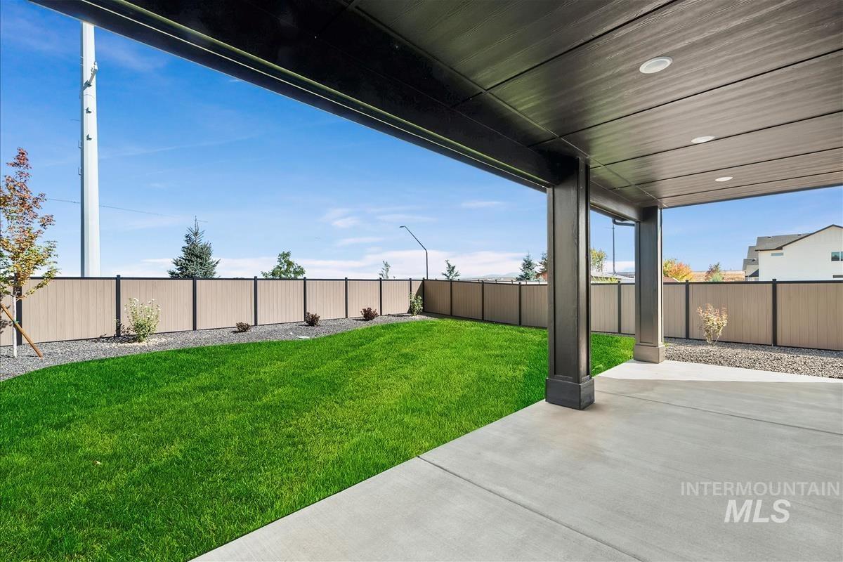 6672 W Los Flores Dr, Meridian, Idaho 83646, 3 Bedrooms, 2.5 Bathrooms, Residential For Sale, Price $569,900,MLS 98962229