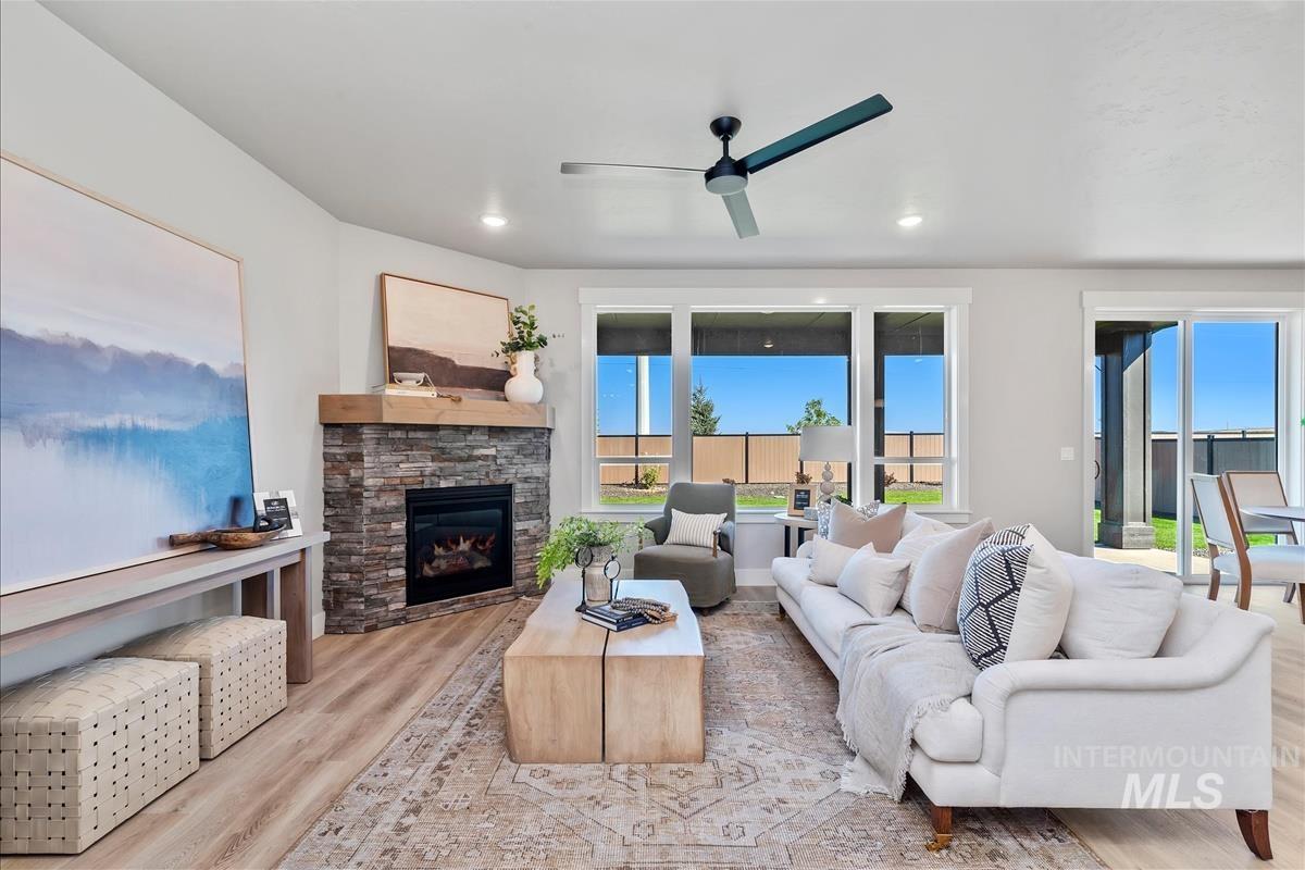 6672 W Los Flores Dr, Meridian, Idaho 83646, 3 Bedrooms, 2.5 Bathrooms, Residential For Sale, Price $569,900,MLS 98962229