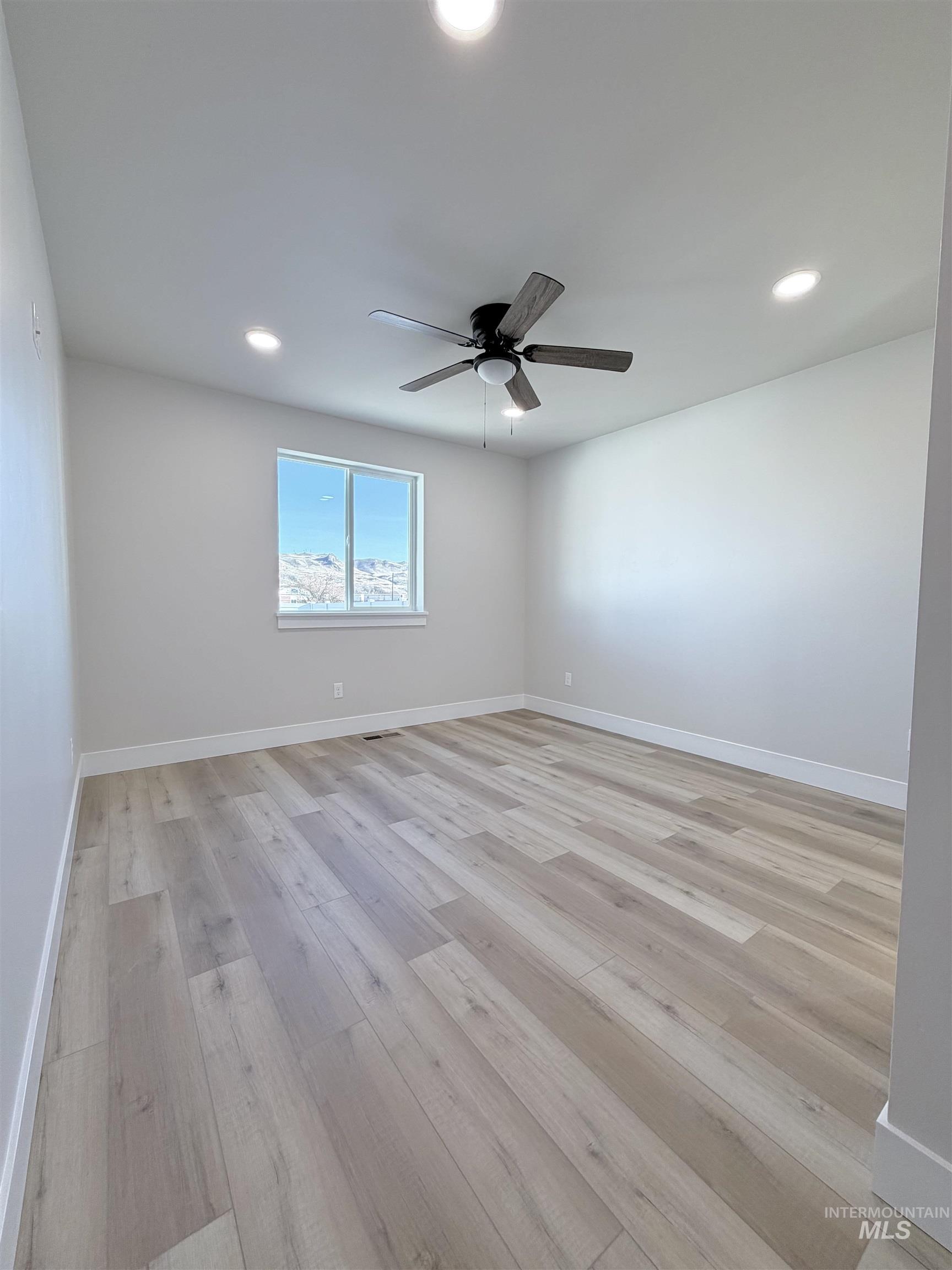 250 Elm St N, Vale, Oregon 97918, 3 Bedrooms, 2 Bathrooms, Residential For Sale, Price $296,700,MLS 98962238