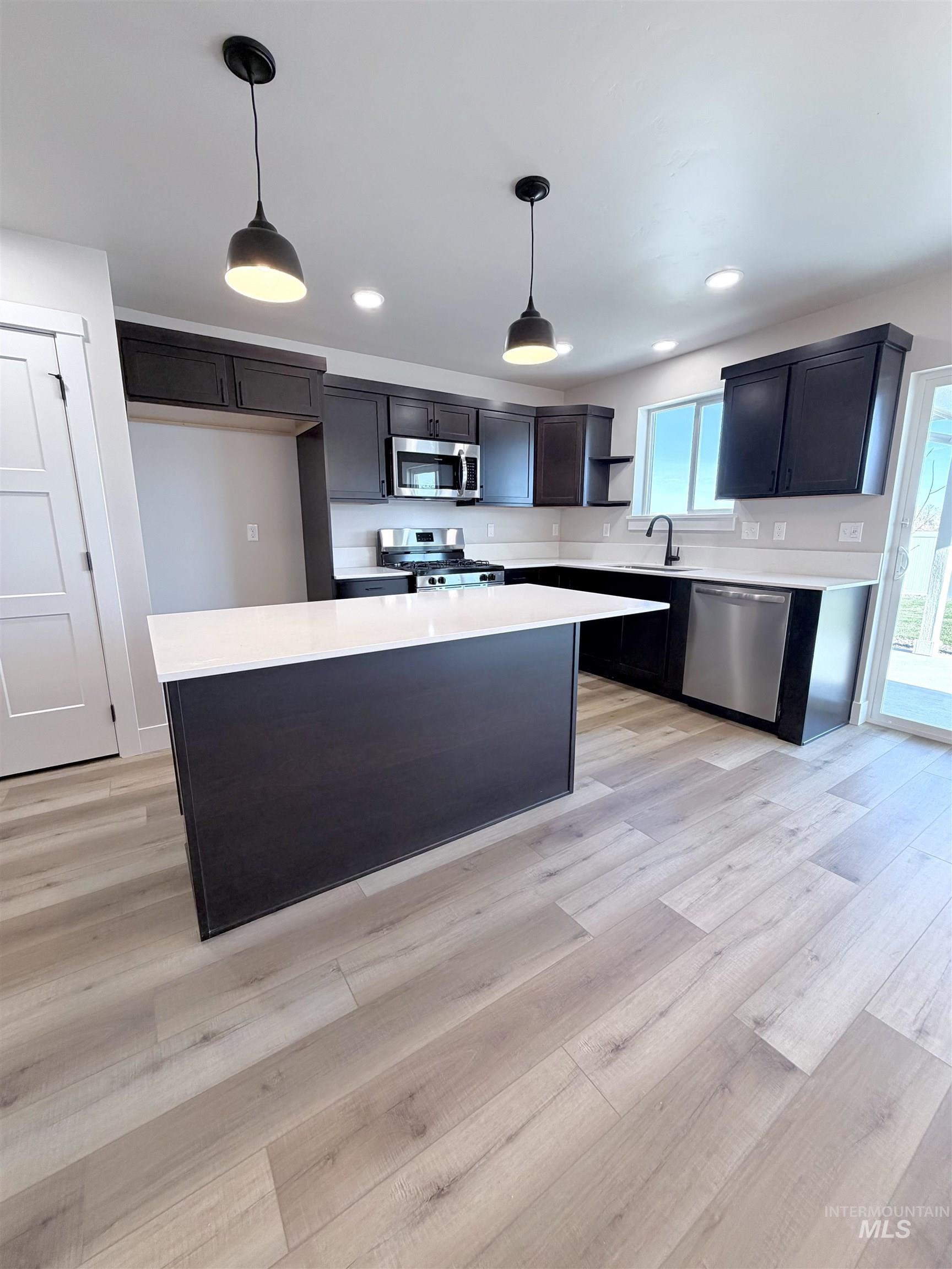 250 Elm St N, Vale, Oregon 97918, 3 Bedrooms, 2 Bathrooms, Residential For Sale, Price $296,700,MLS 98962238