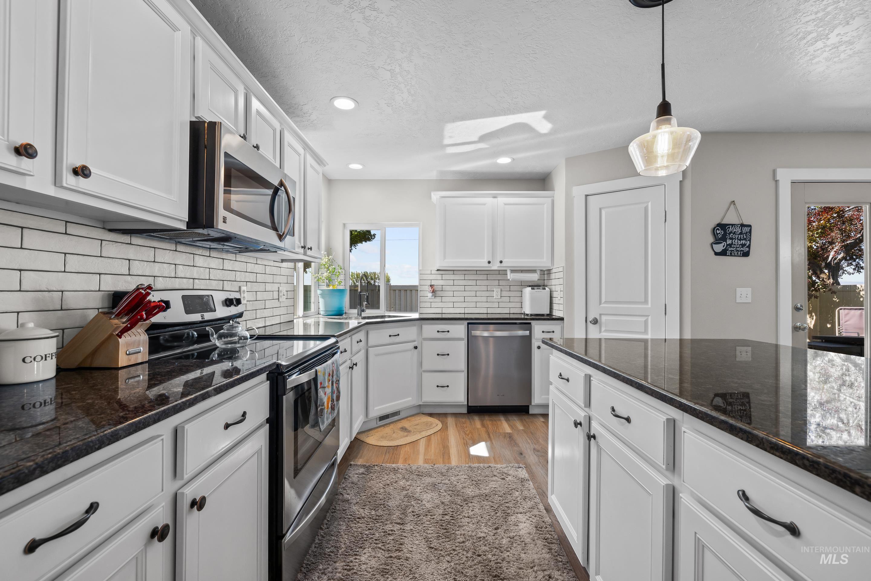 2145 W Quilceda, Kuna, Idaho 83634, 5 Bedrooms, 2.5 Bathrooms, Residential For Sale, Price $522,000,MLS 98962240