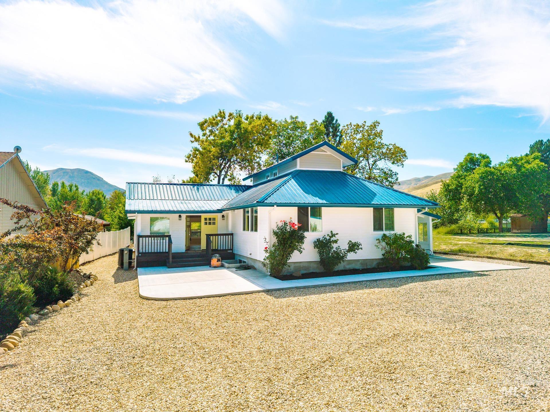 115 Payette River Ave, Horseshoe Bend, Idaho 83629, 4 Bedrooms, 3 Bathrooms, Residential For Sale, Price $659,000,MLS 98962242