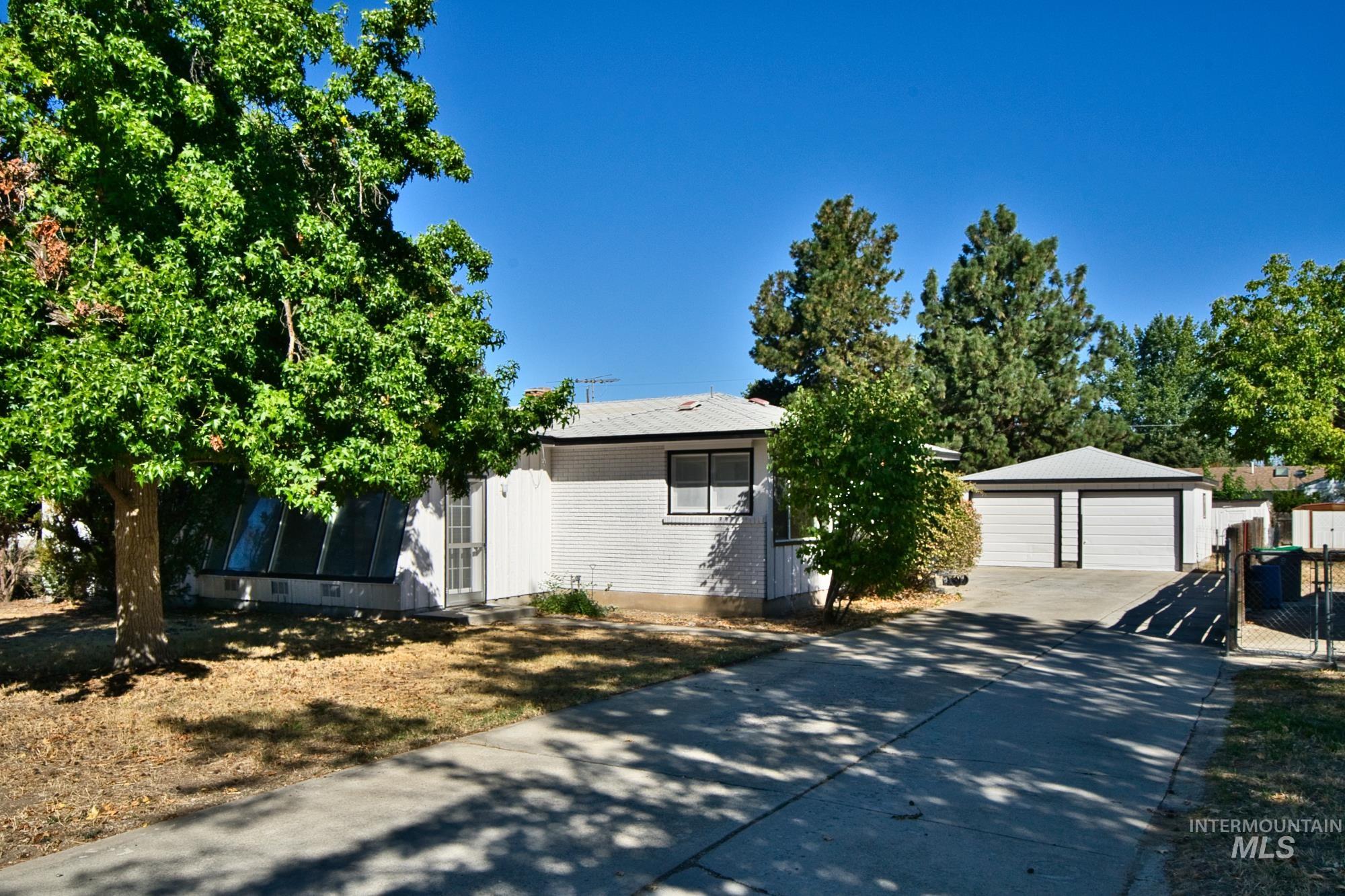 716 W Linden St., Boise, Idaho 83706, 4 Bedrooms, 1 Bathroom, Residential Income For Sale, Price $629,900,MLS 98962265
