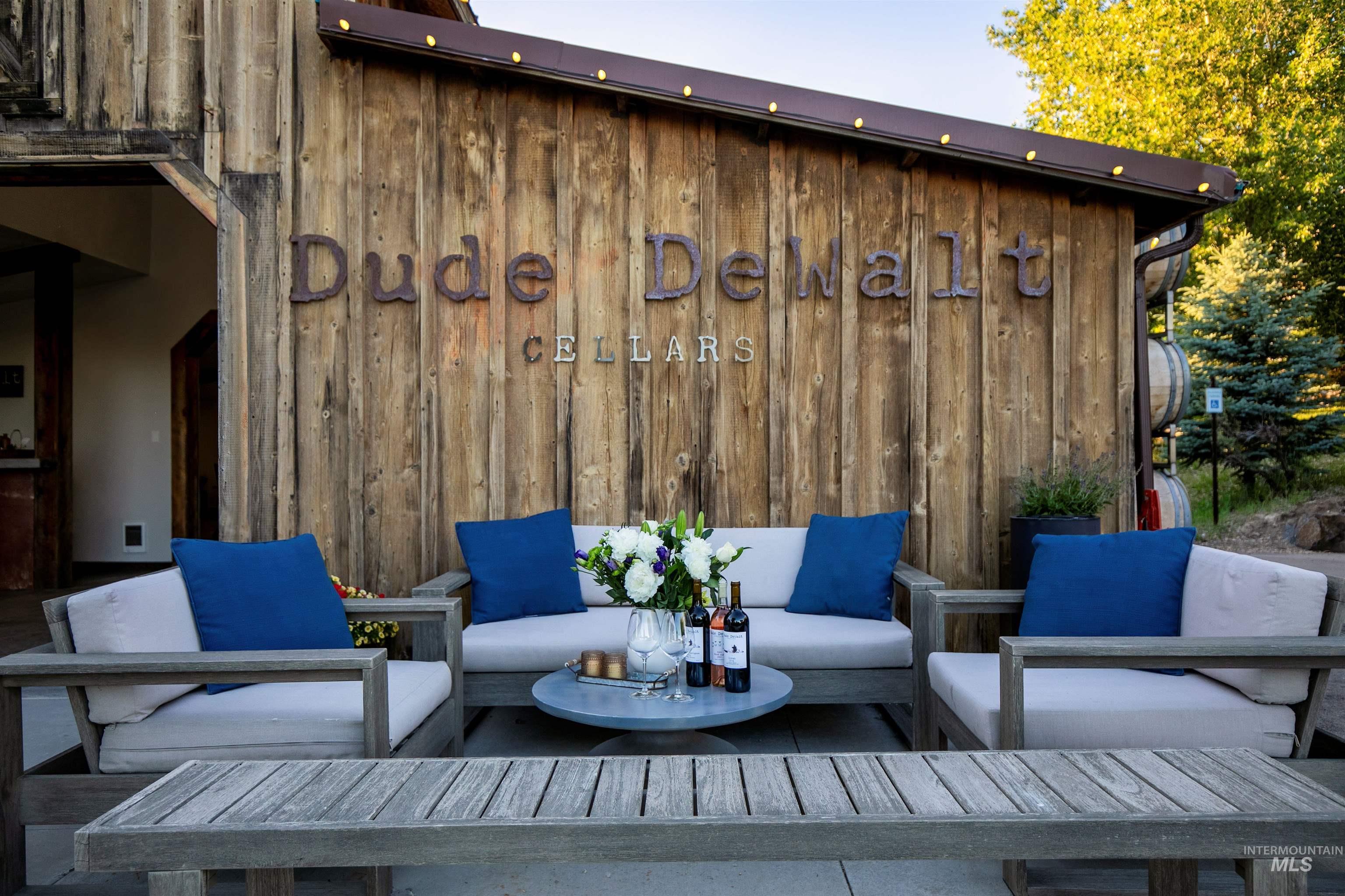 View of patio / terrace featuring outdoor lounge area