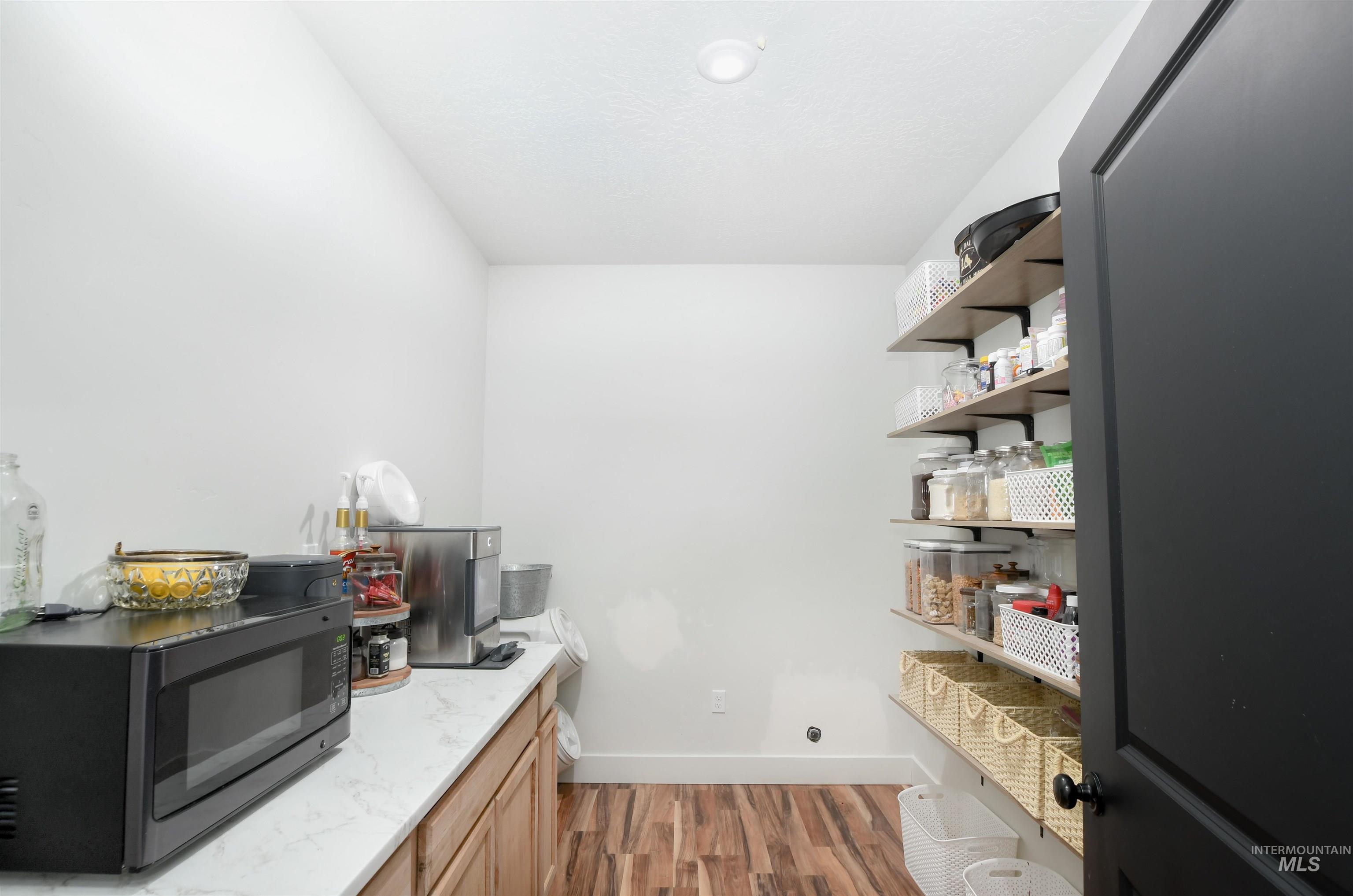 6141 E Toon Ln, Kuna, Idaho 83634, 7 Bedrooms, 5 Bathrooms, Residential For Sale, Price $950,000,MLS 98962281