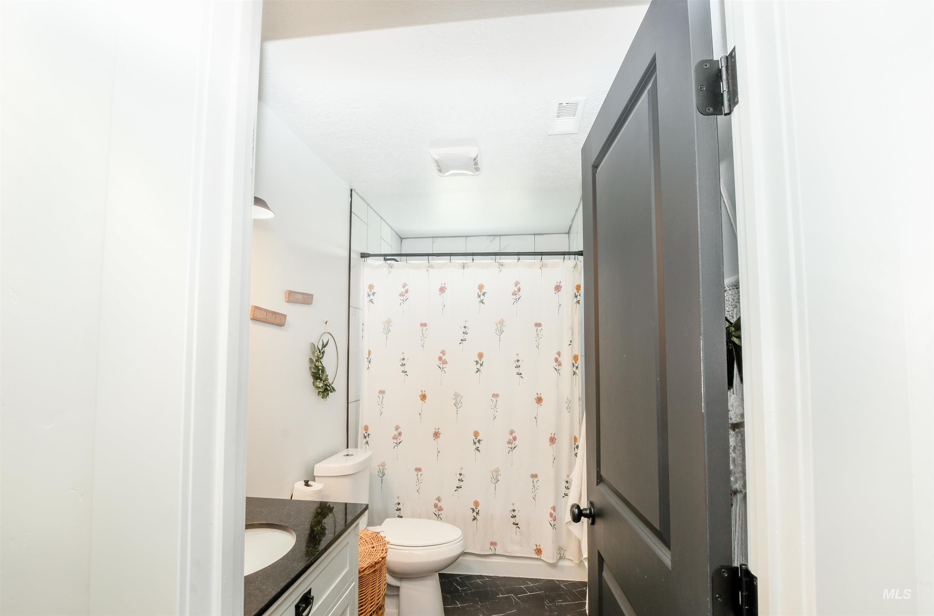 6141 E Toon Ln, Kuna, Idaho 83634, 7 Bedrooms, 5 Bathrooms, Residential For Sale, Price $950,000,MLS 98962281