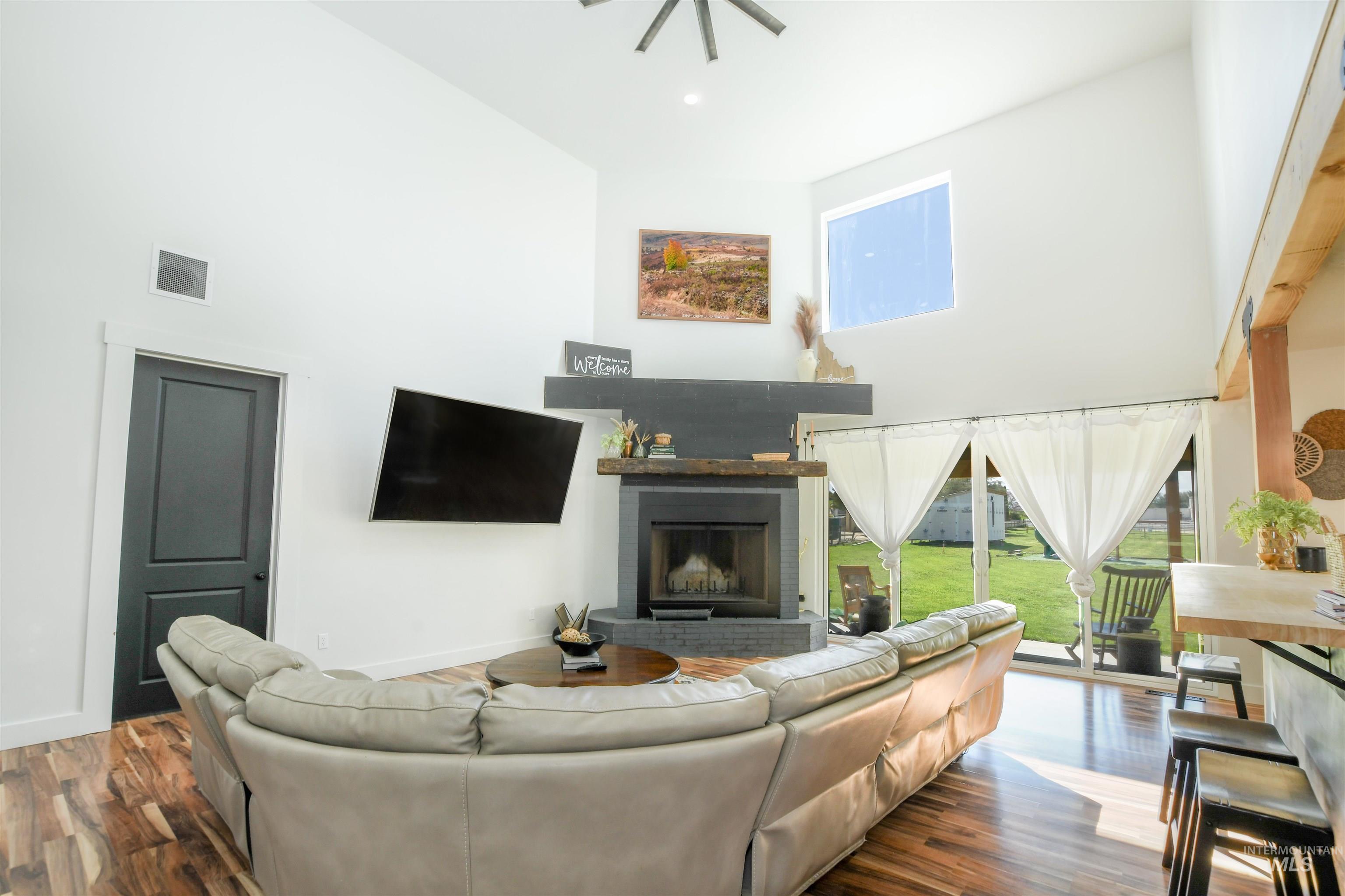 6141 E Toon Ln, Kuna, Idaho 83634, 7 Bedrooms, 5 Bathrooms, Residential For Sale, Price $950,000,MLS 98962281